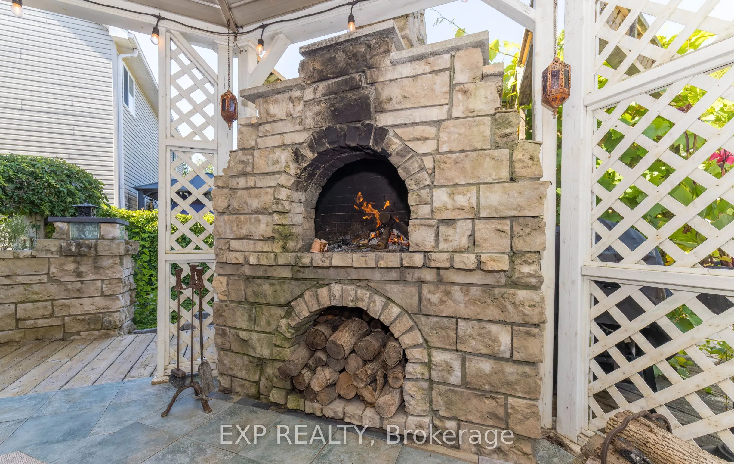 105 Hampson Crescent