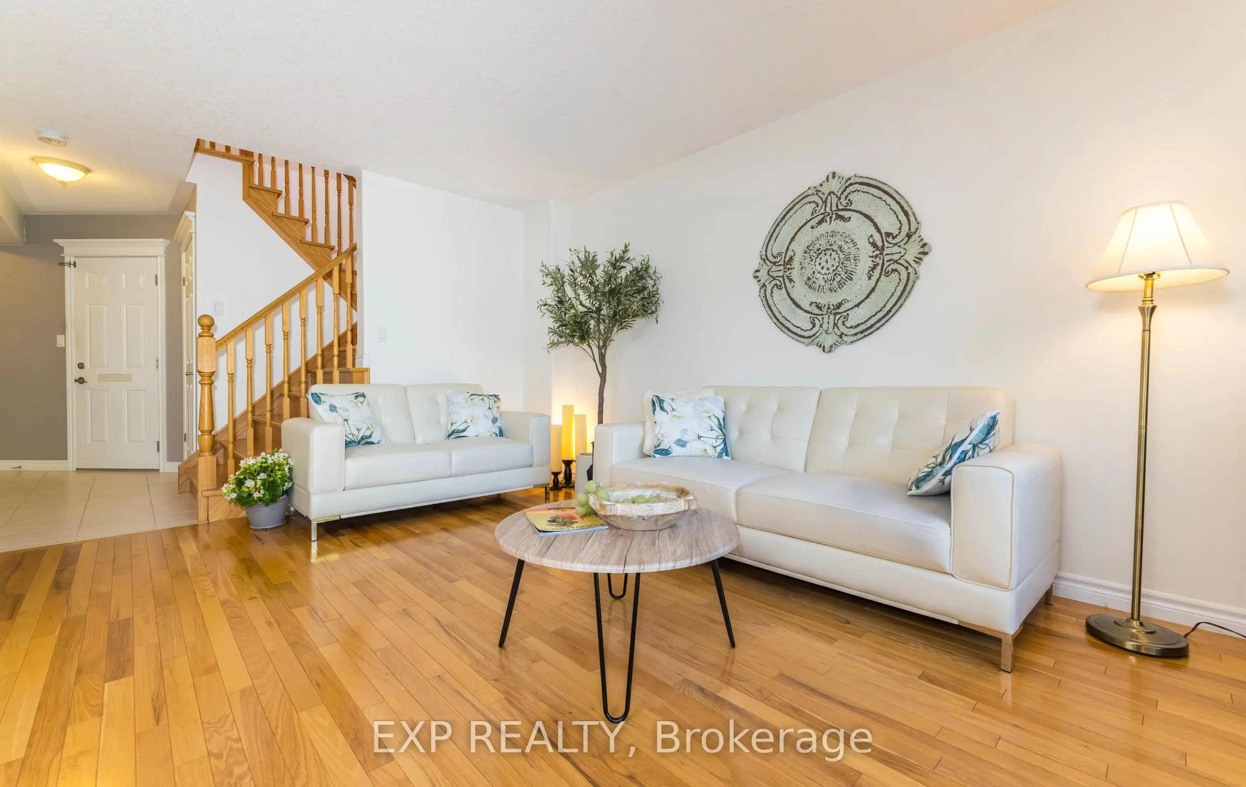 105 Hampson Crescent