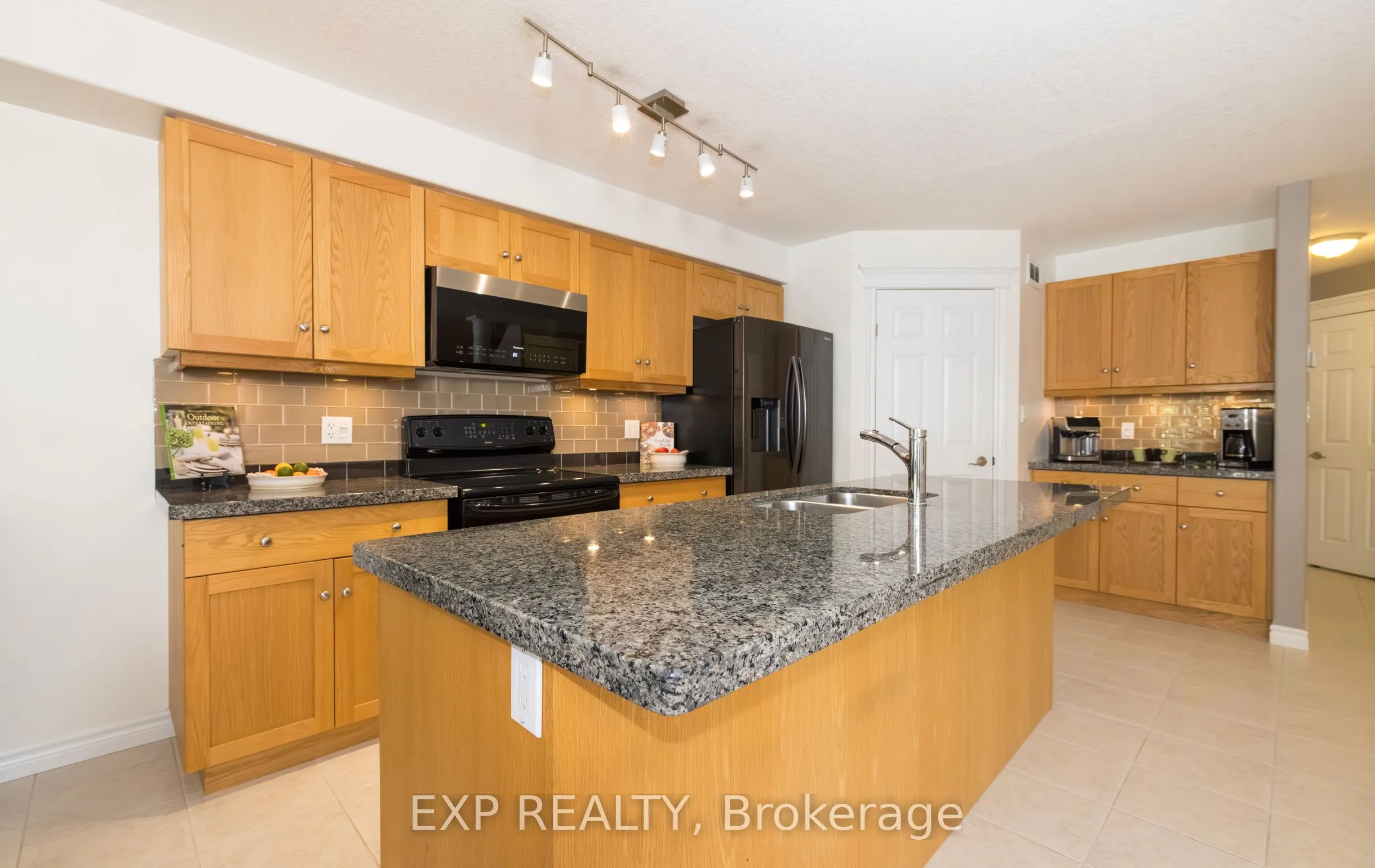 105 Hampson Crescent