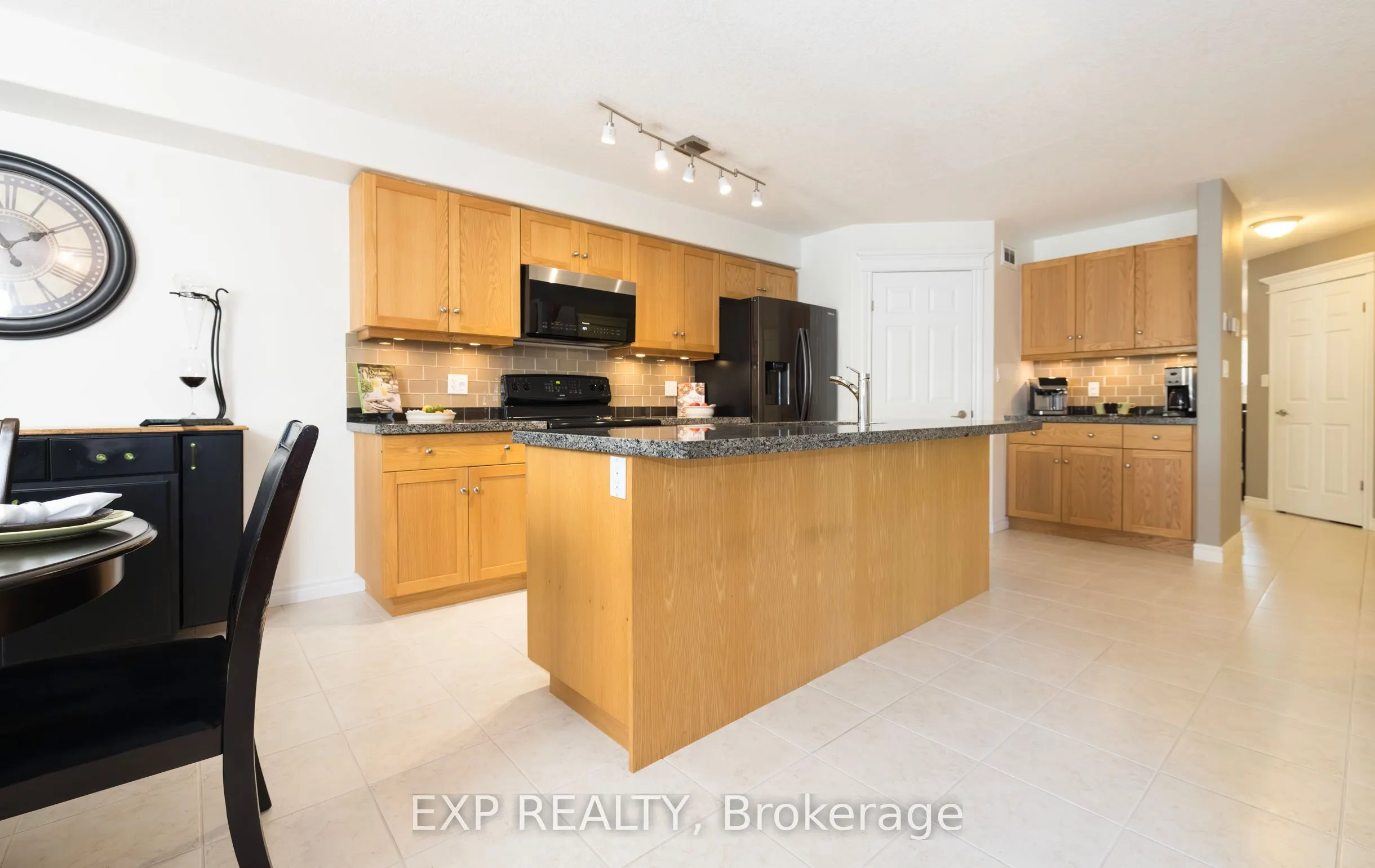 105 Hampson Crescent