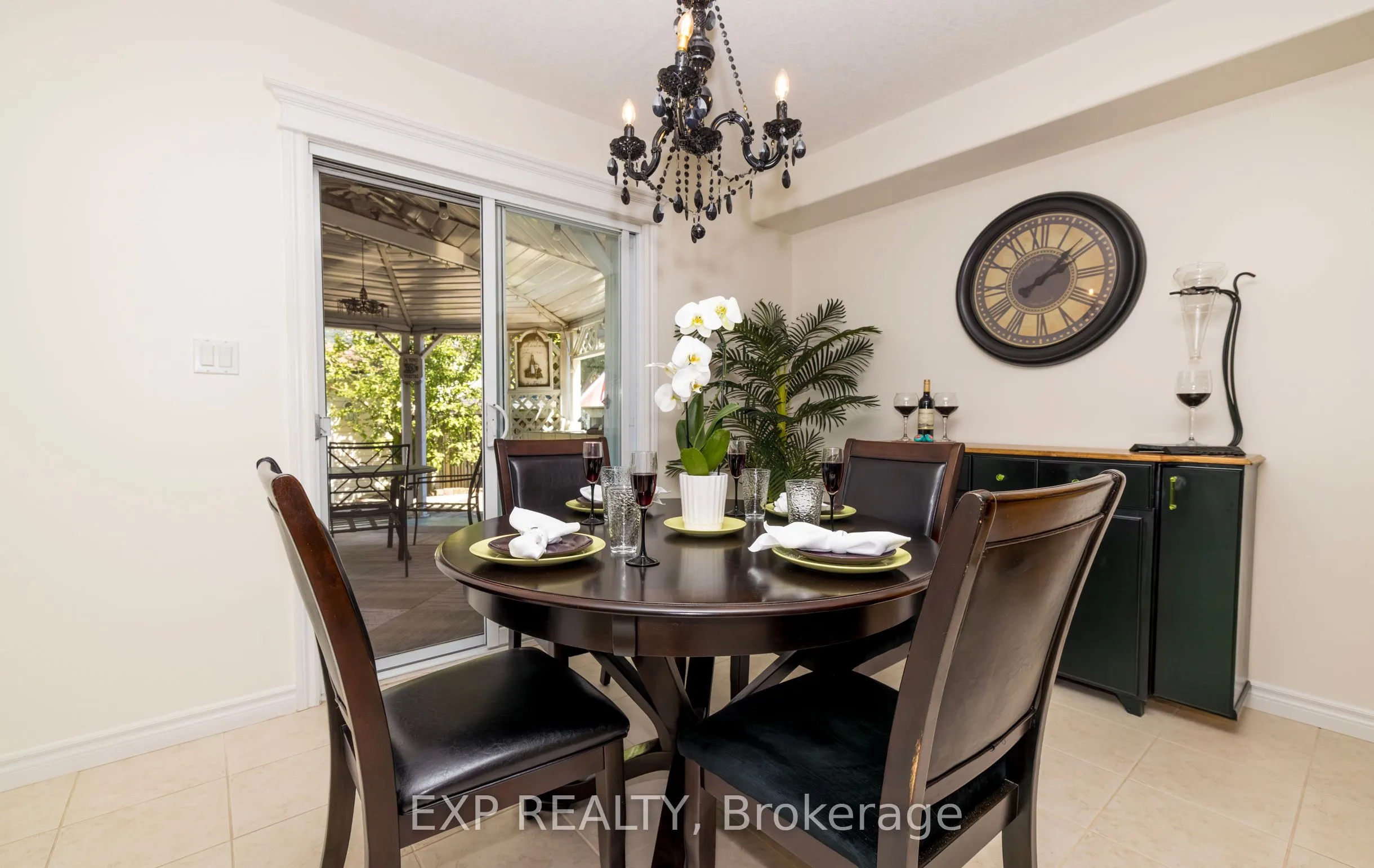 105 Hampson Crescent