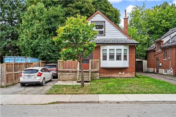 15 Mapes Avenue