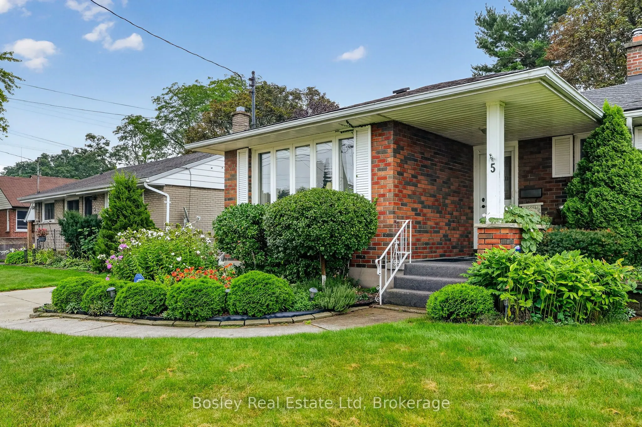 5 Ralston Drive