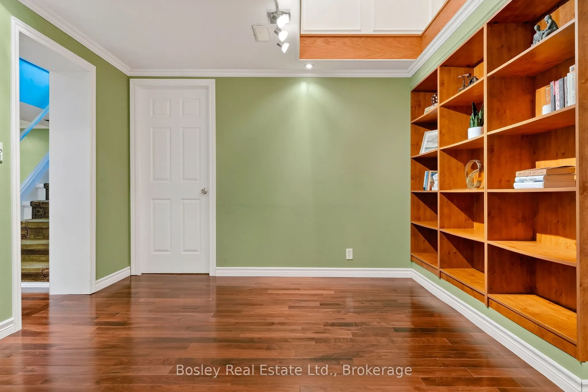 5 Ralston Drive