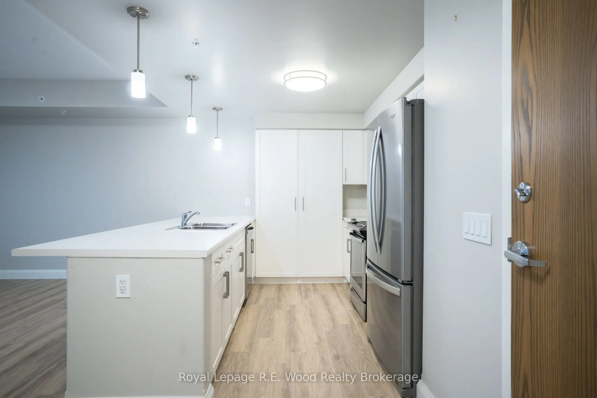 8 Centre Street #202