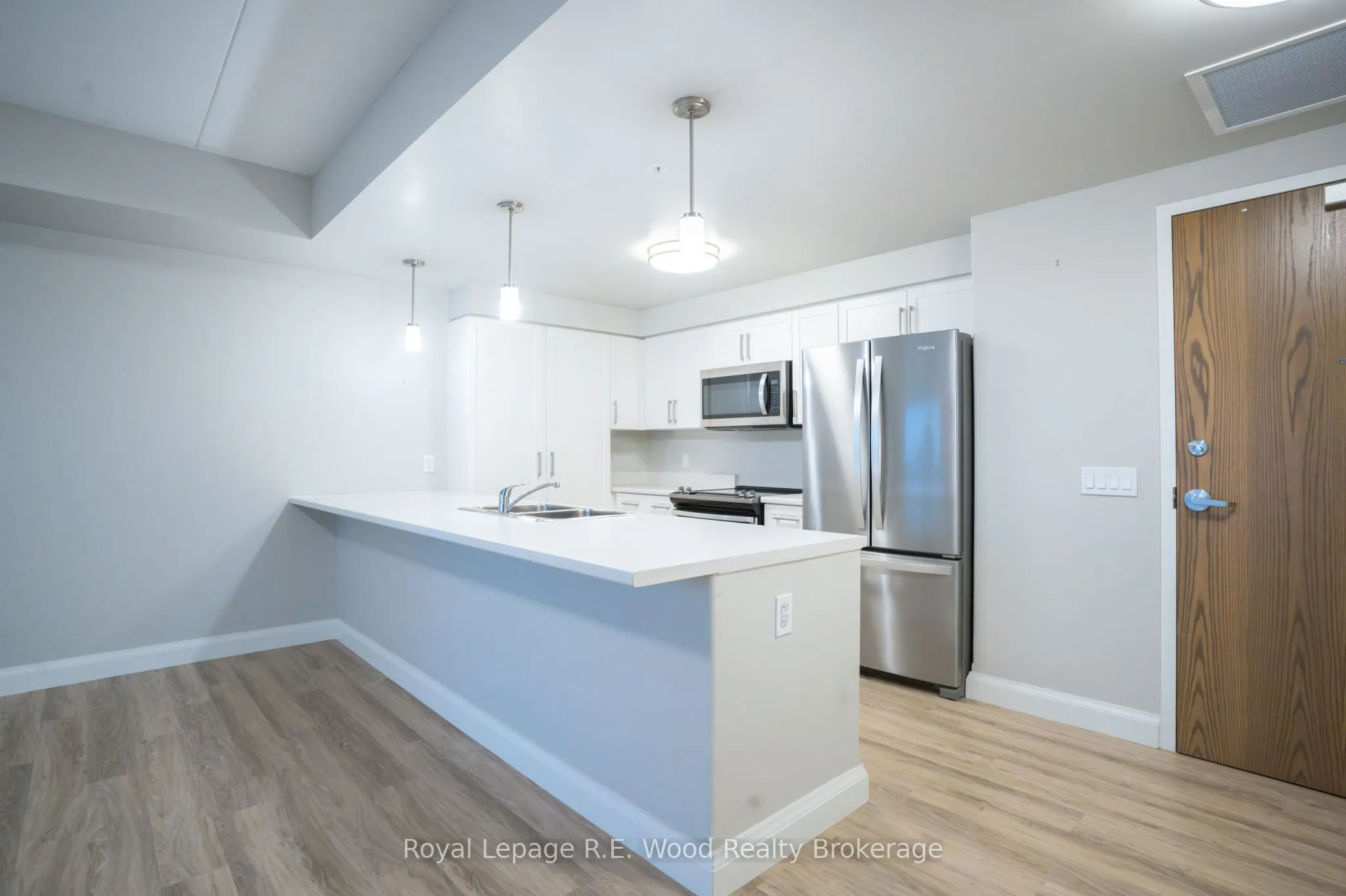 8 Centre Street #202