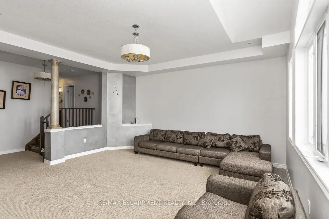 183 Pelech Crescent