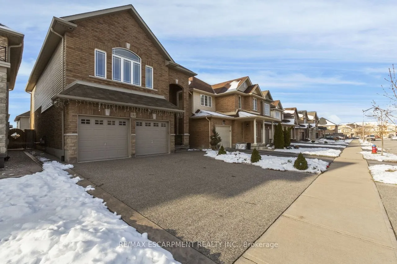 183 Pelech Crescent