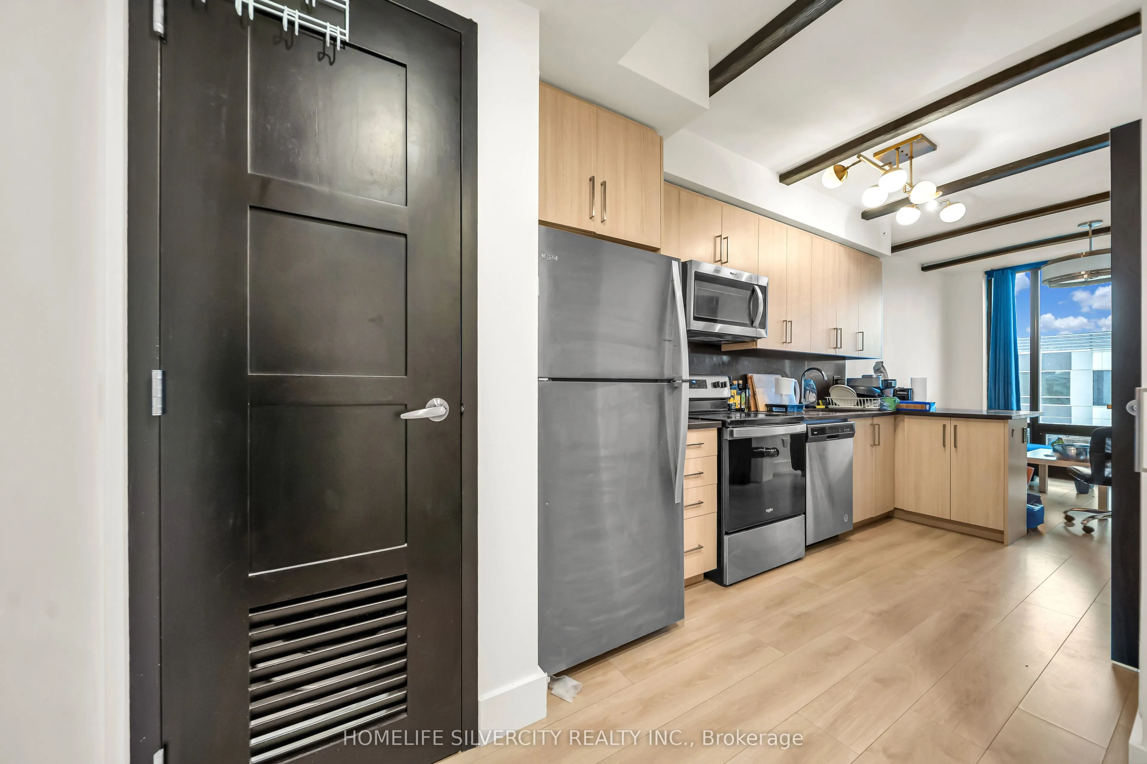 145 Columbia Street #601
