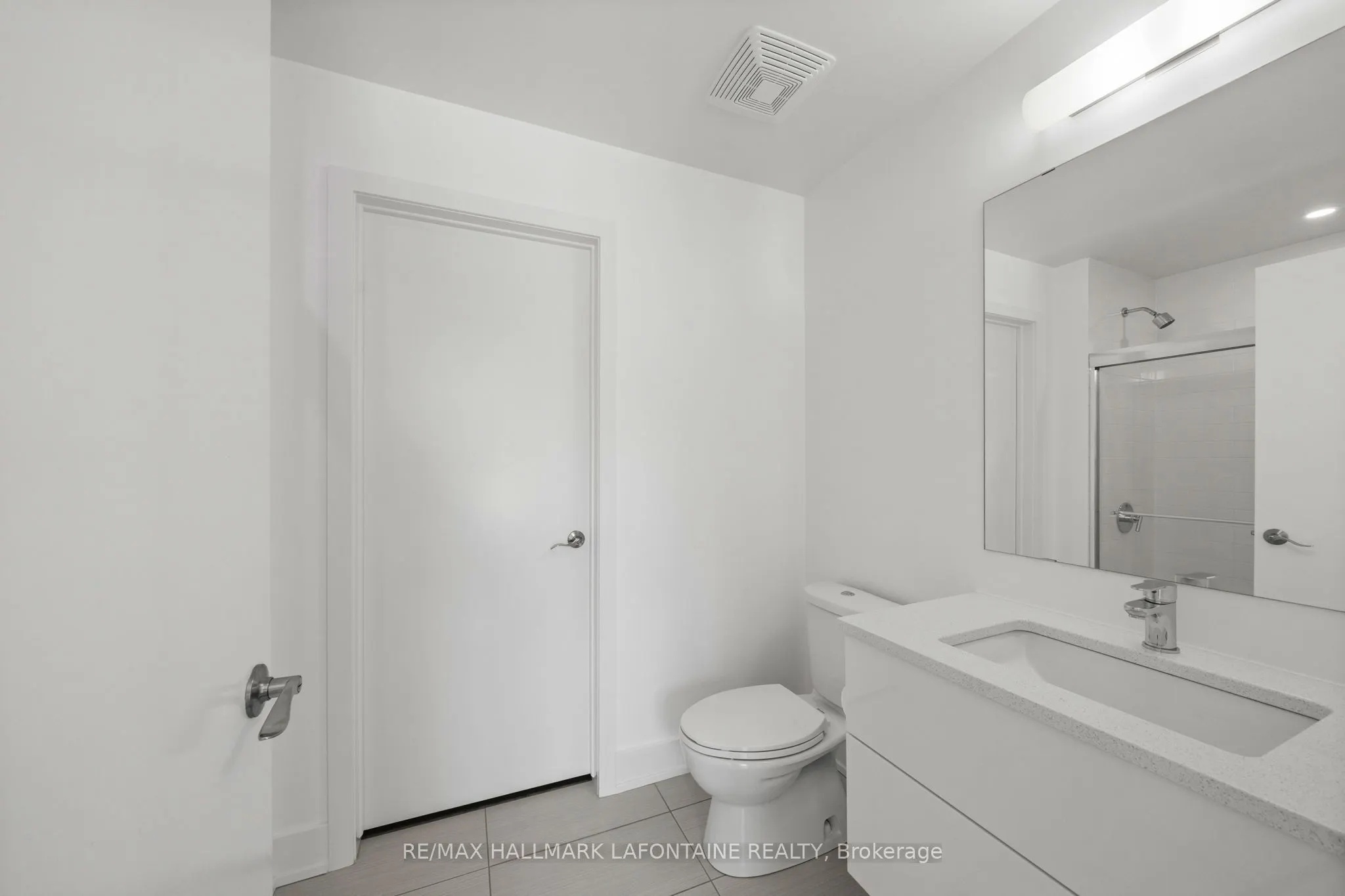 88 Richmond Road #204