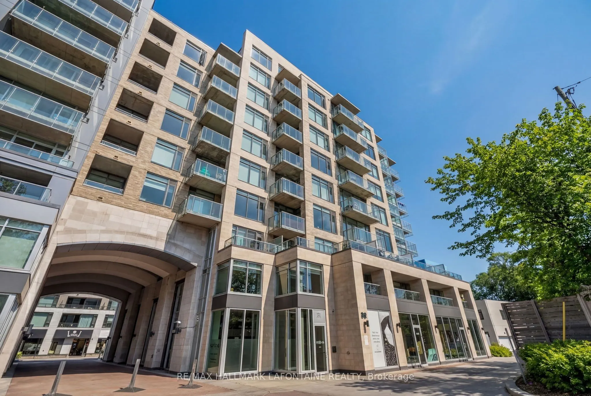 88 Richmond Road #204