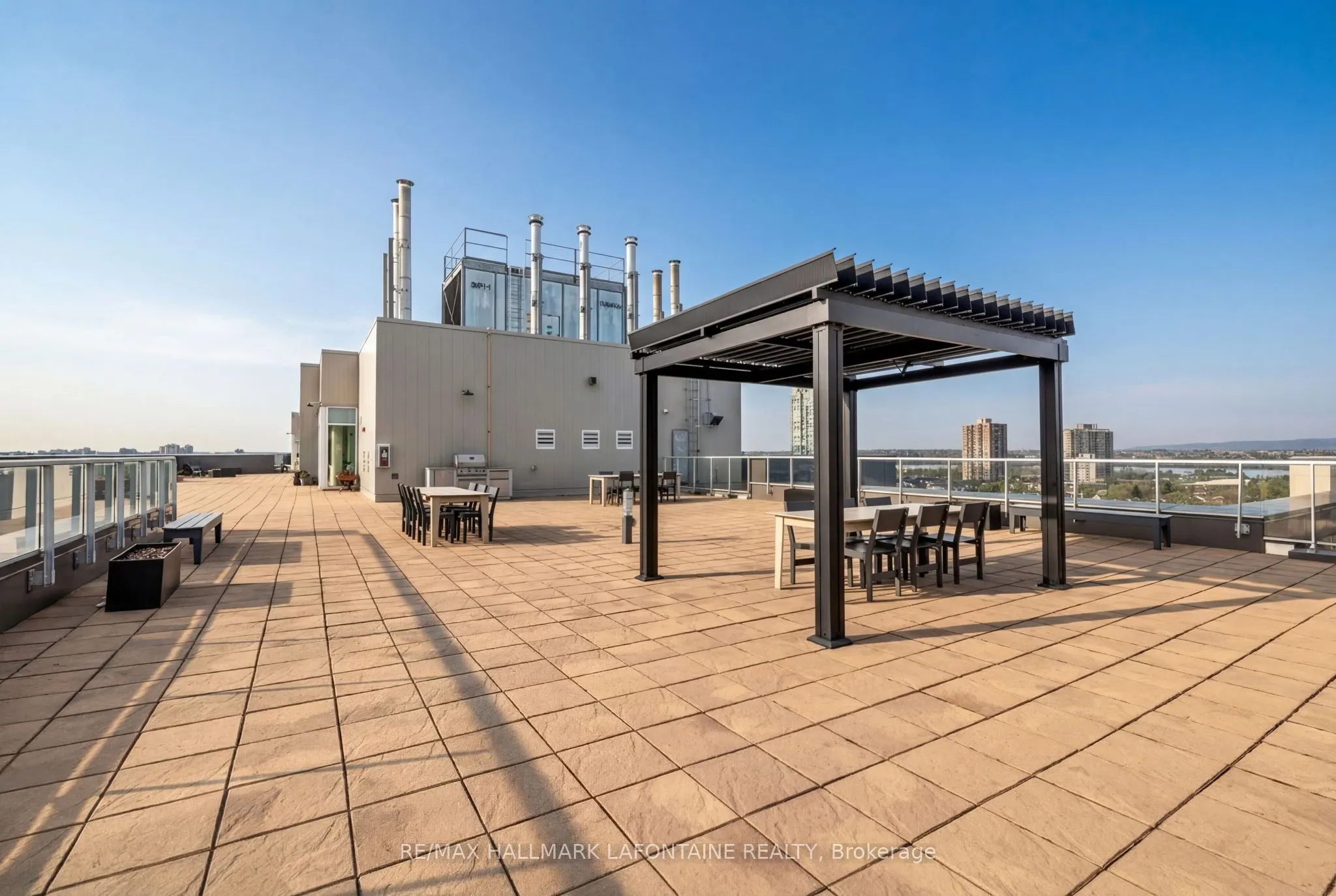 88 Richmond Road #204