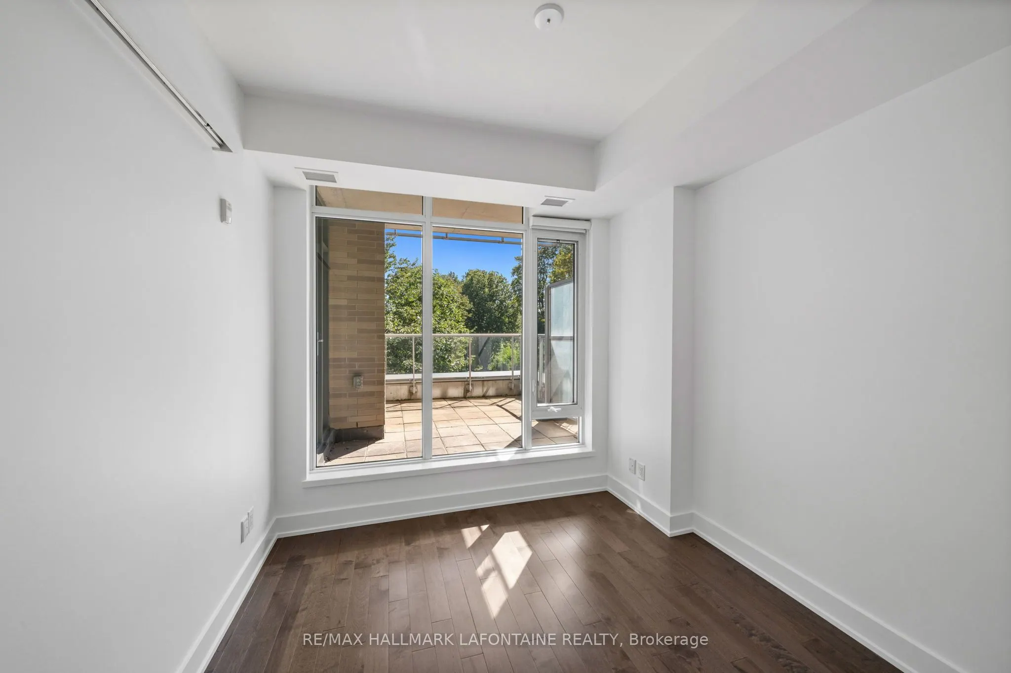 88 Richmond Road #204
