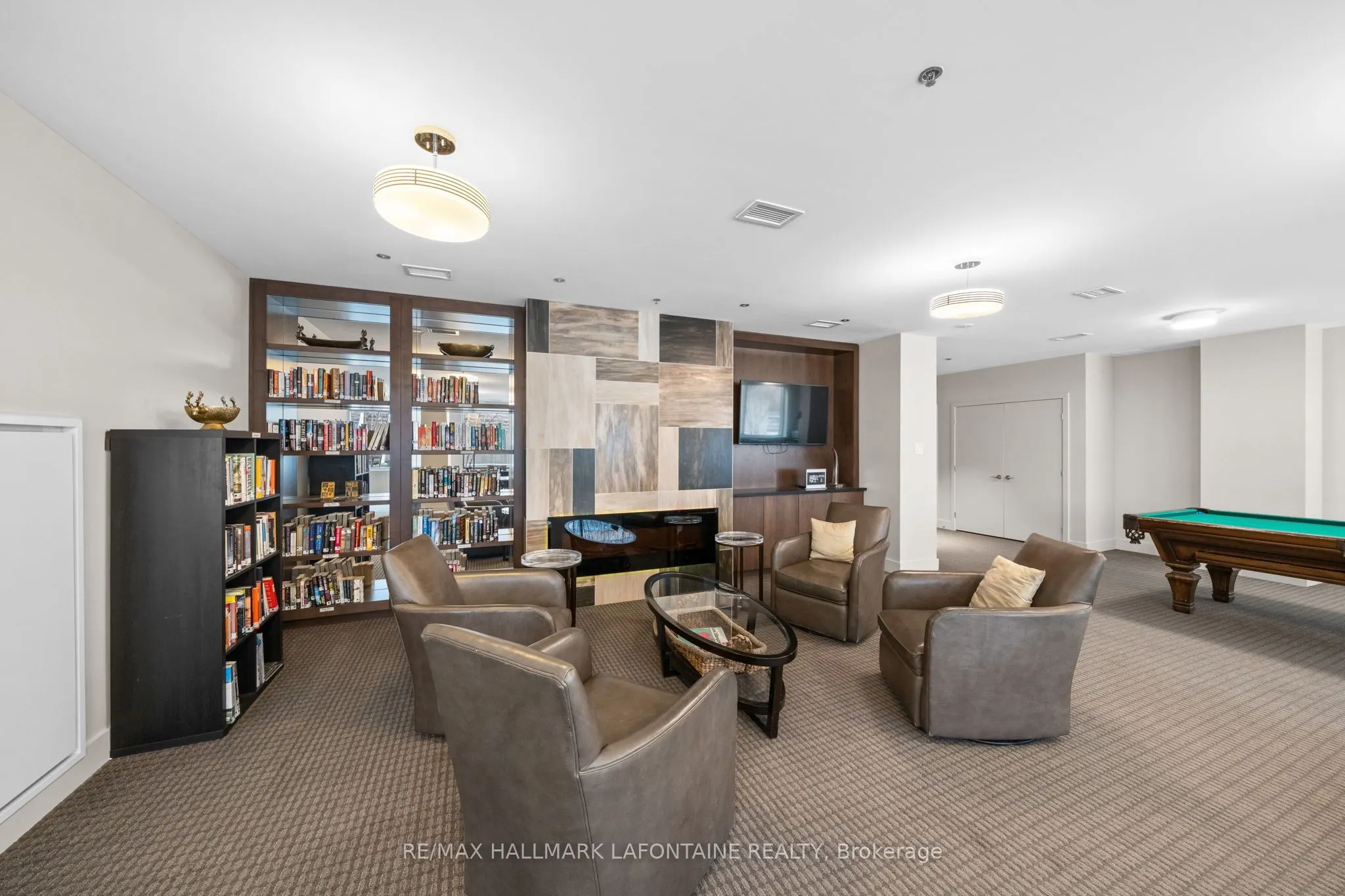 88 Richmond Road #204