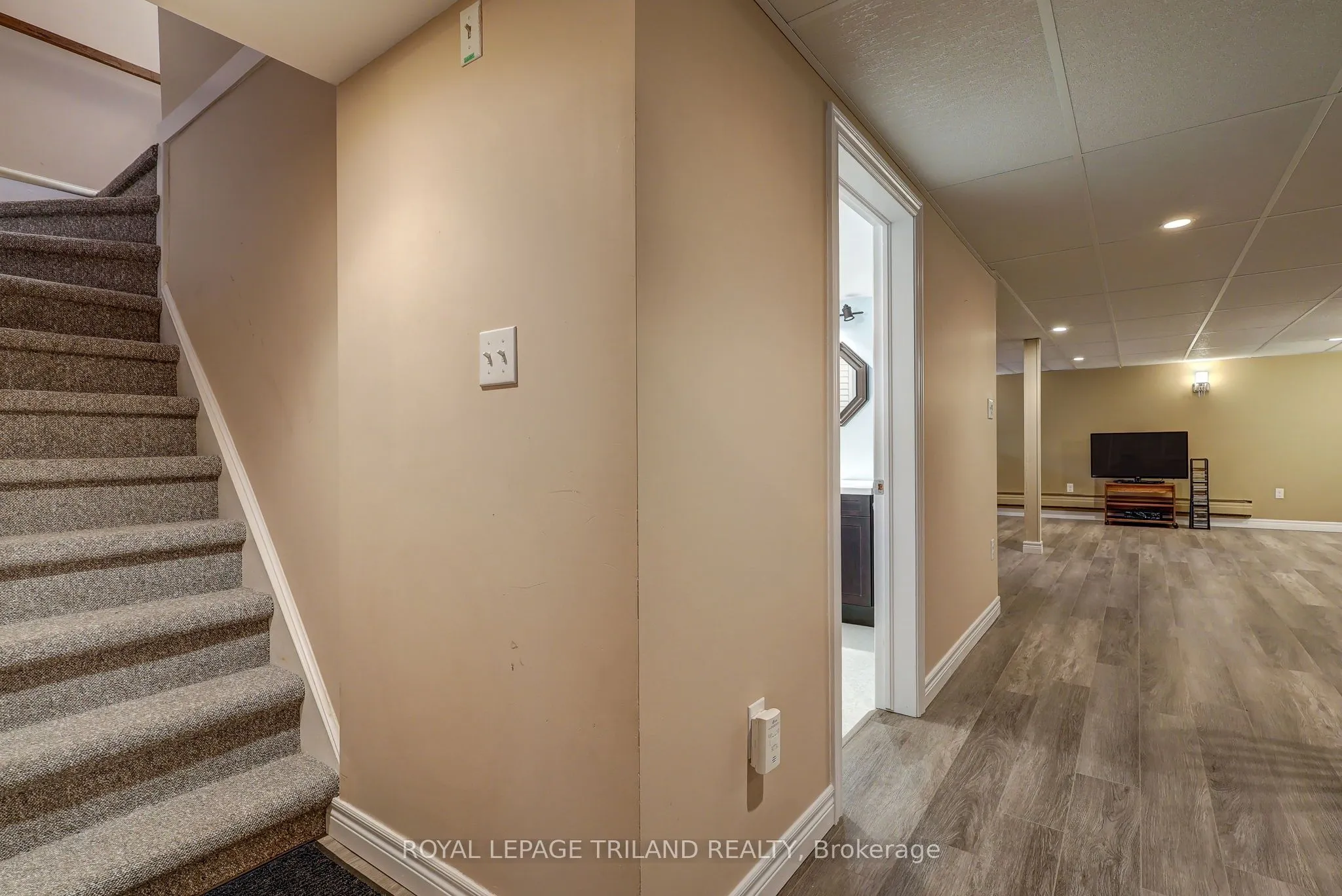 58 VANBUSKIRK Drive