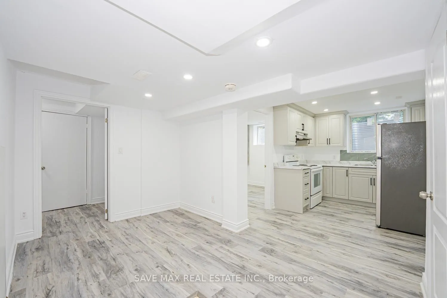 336 Imperial Road S