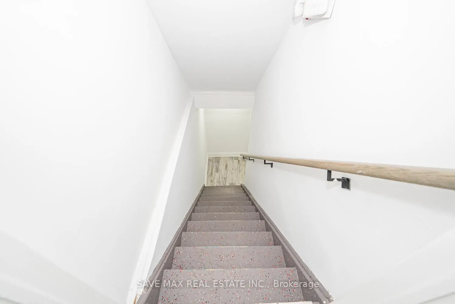 336 Imperial Road S
