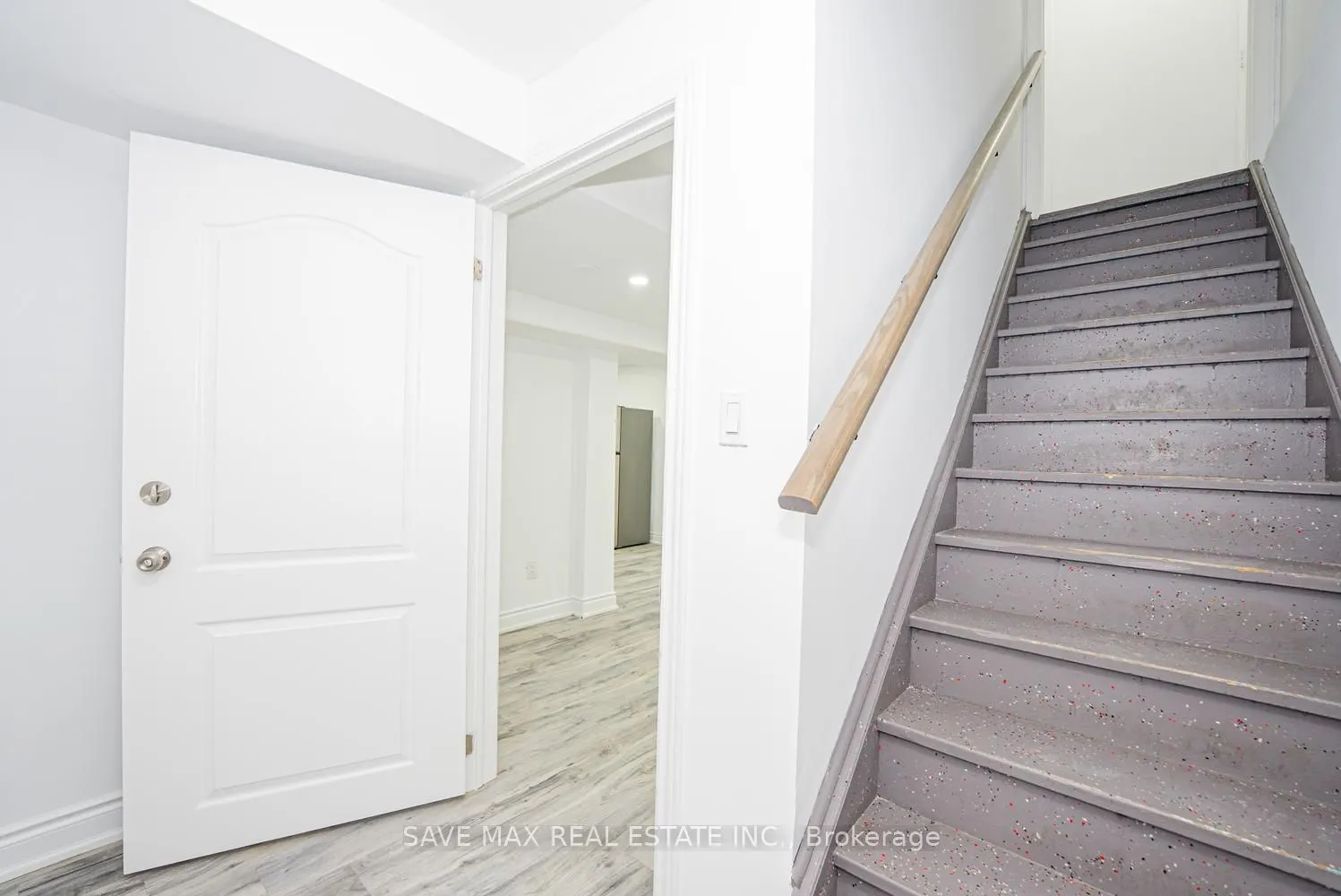 336 Imperial Road S