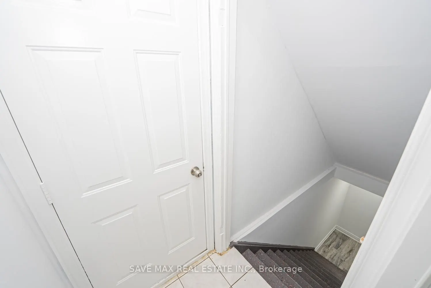 336 Imperial Road S