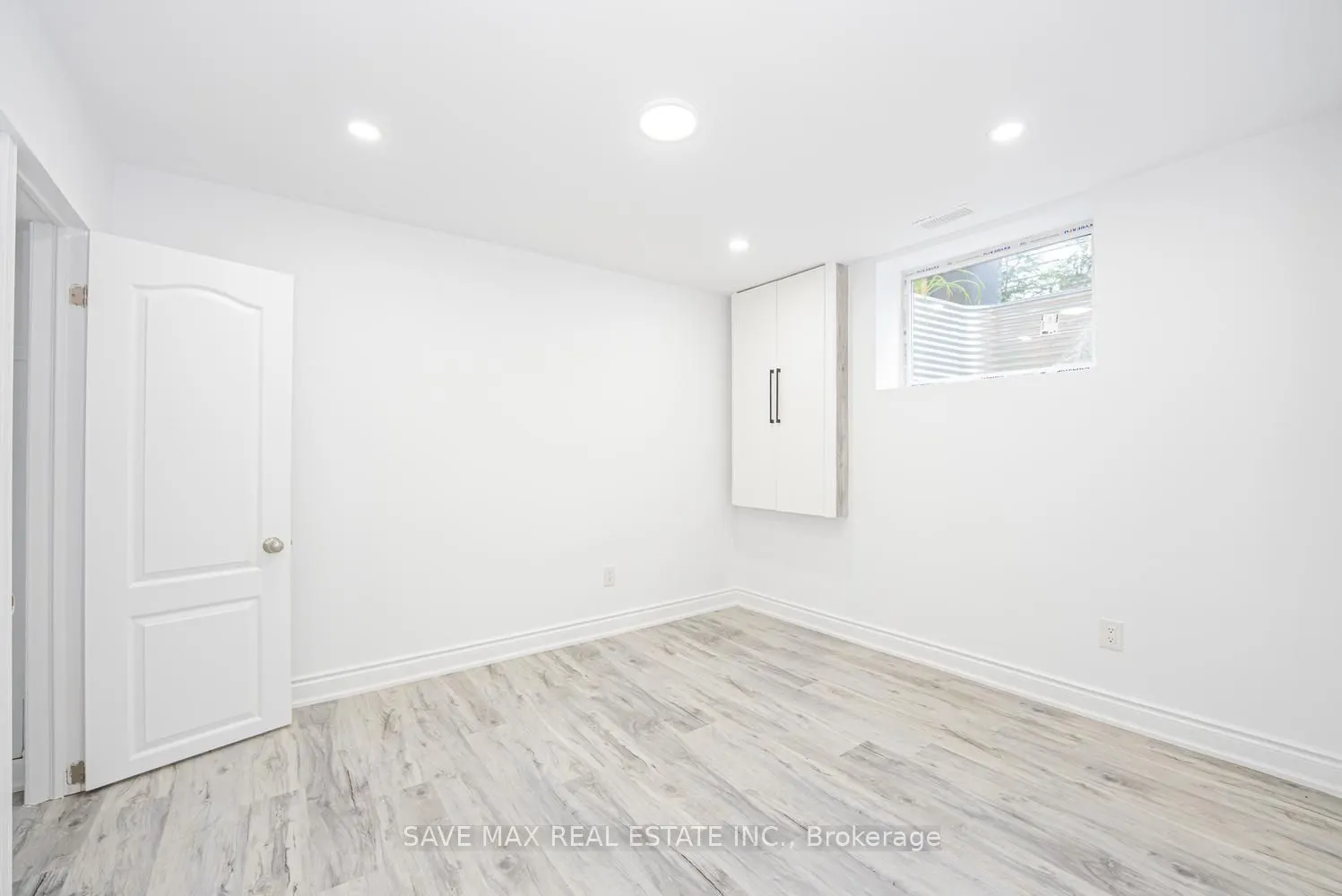 336 Imperial Road S