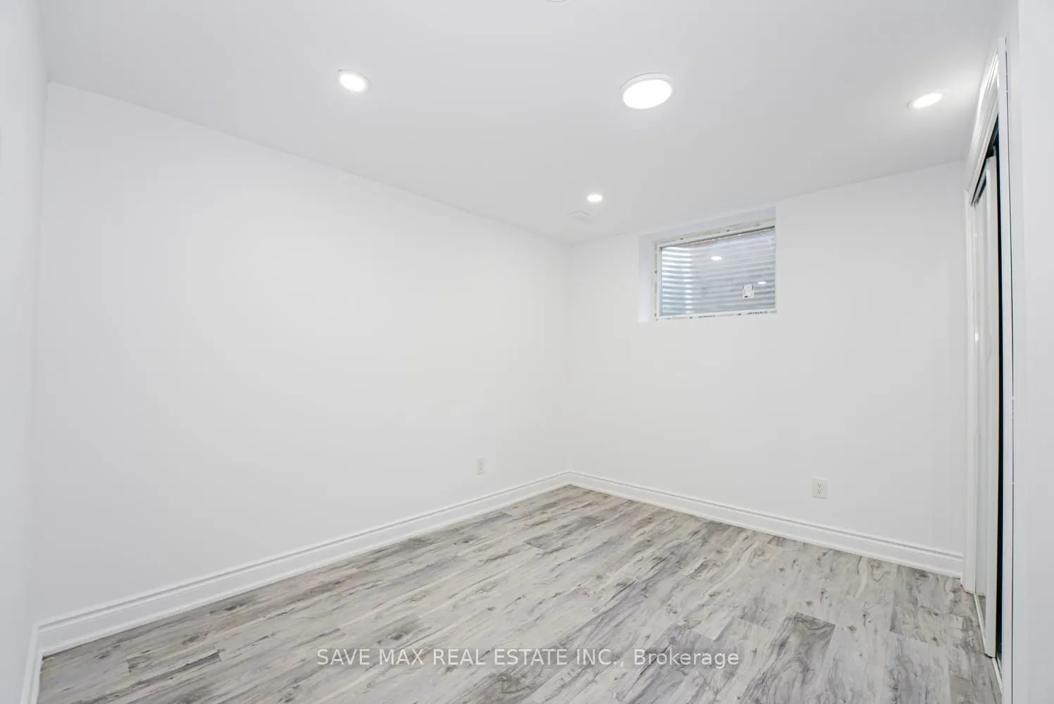 336 Imperial Road S