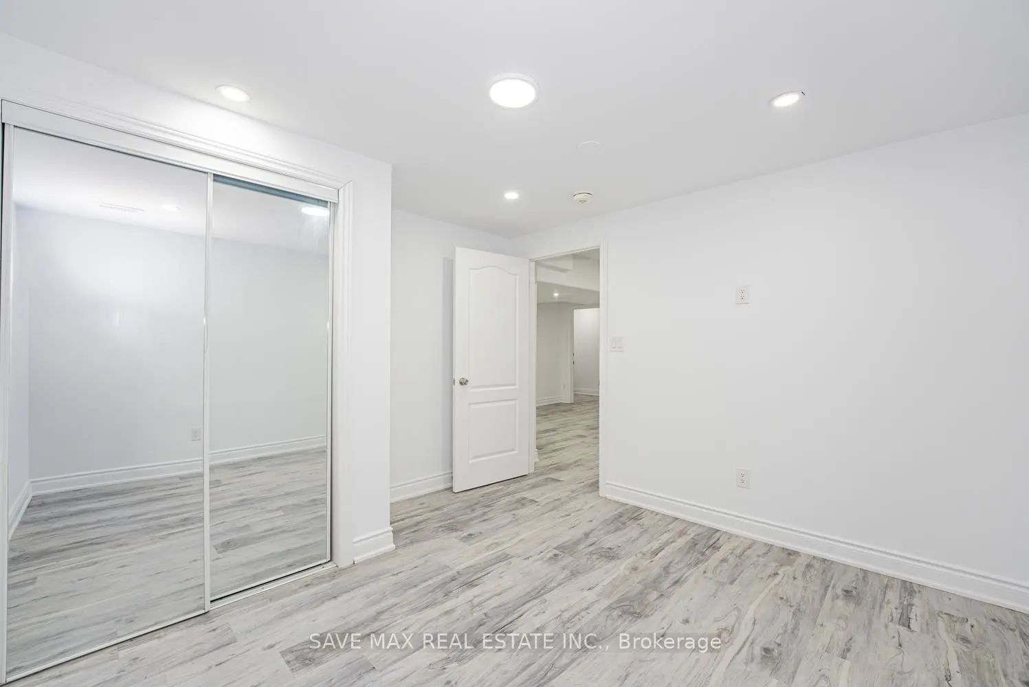 336 Imperial Road S