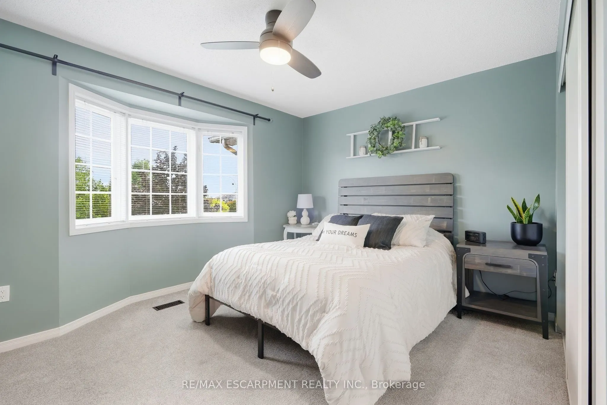 14 KENYON Crescent