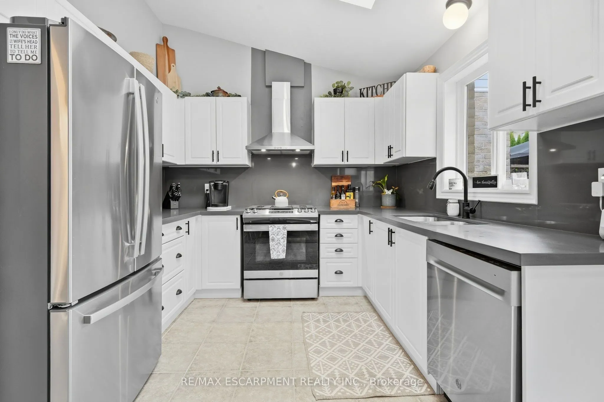 14 KENYON Crescent