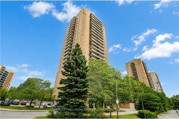 505 St Laurent Boulevard #1804
