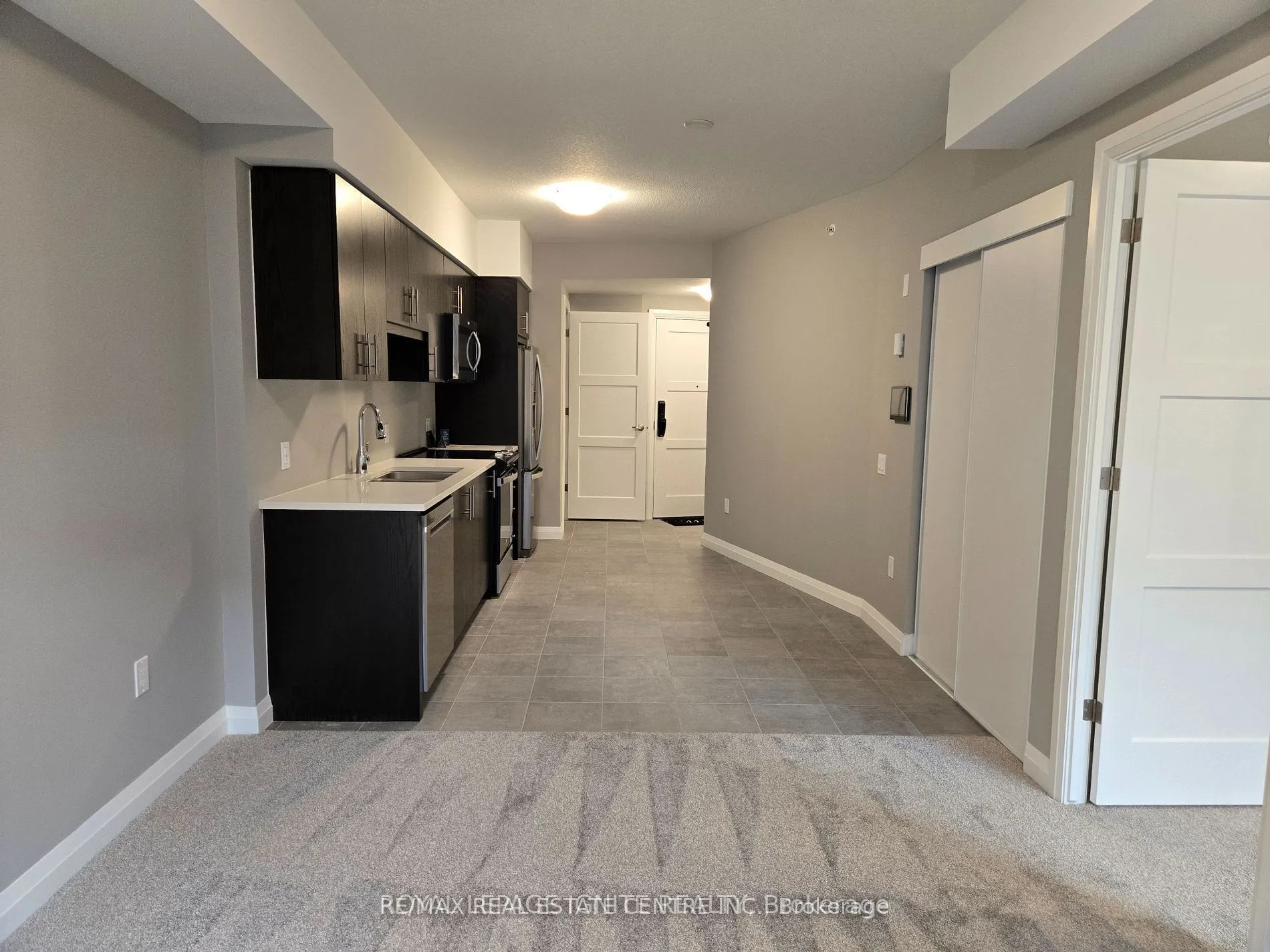 93 Arthur Street S #810