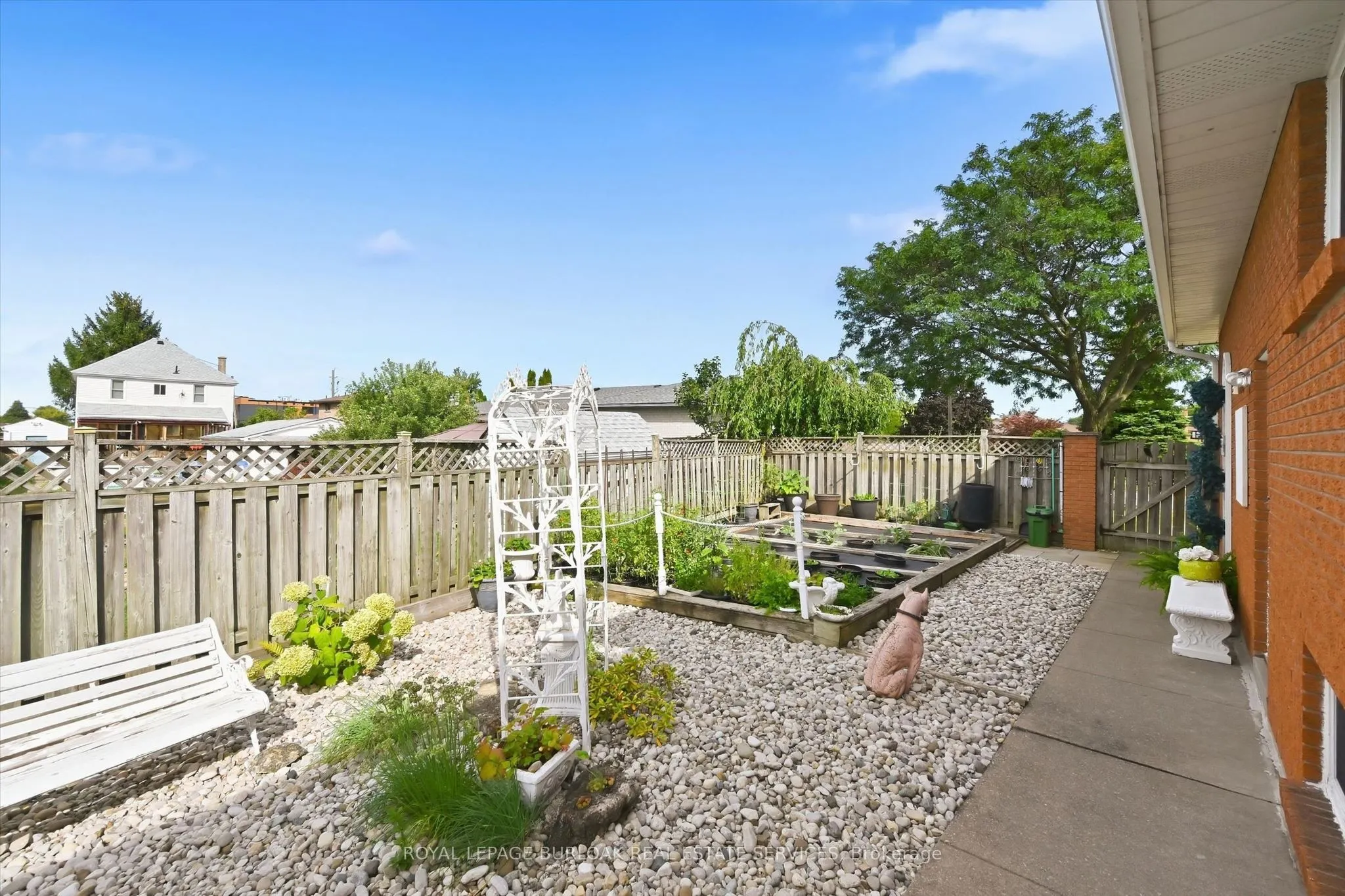 83 Oakridge Drive