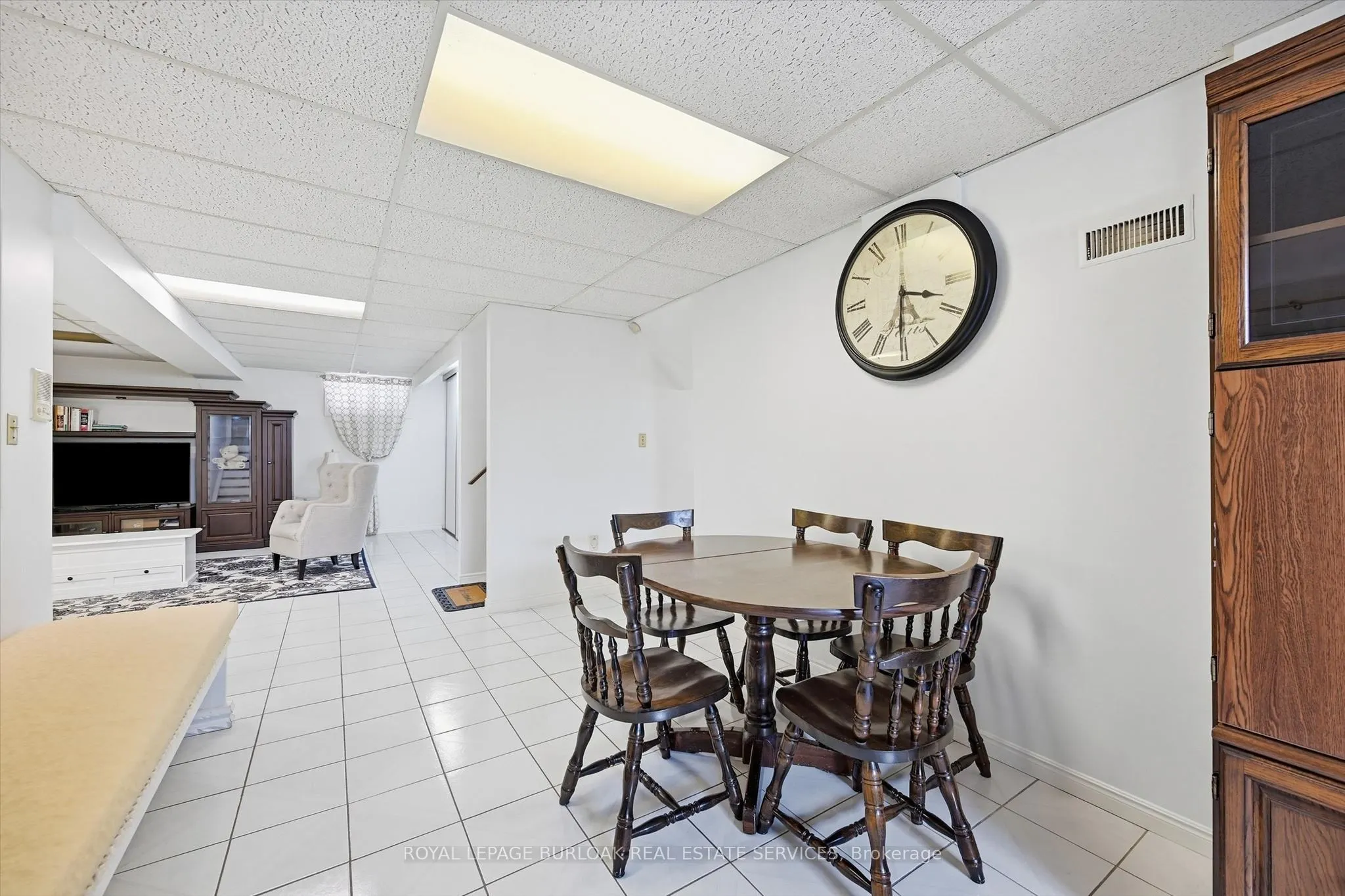 83 Oakridge Drive