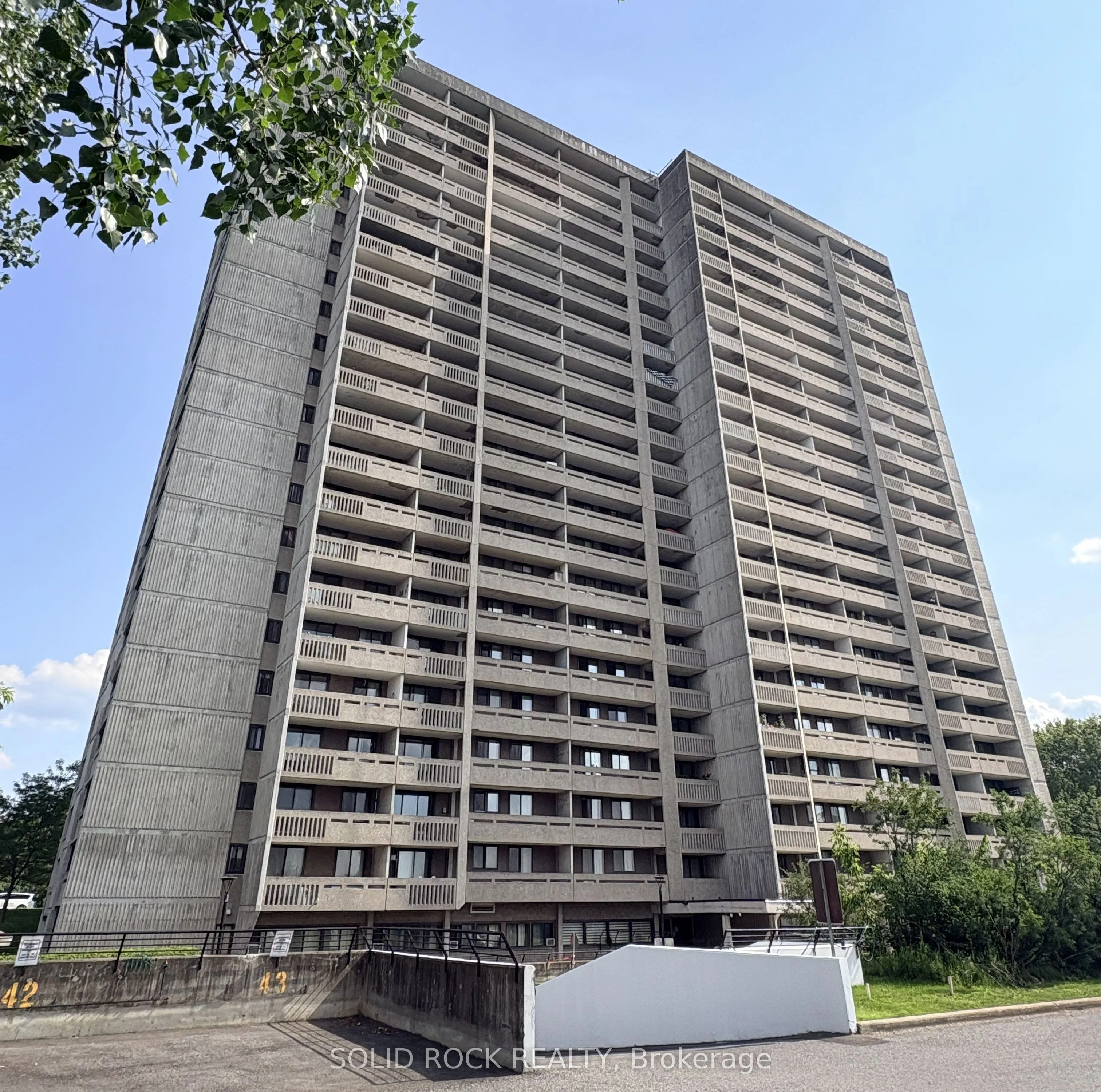 415 Greenview Avenue N #309