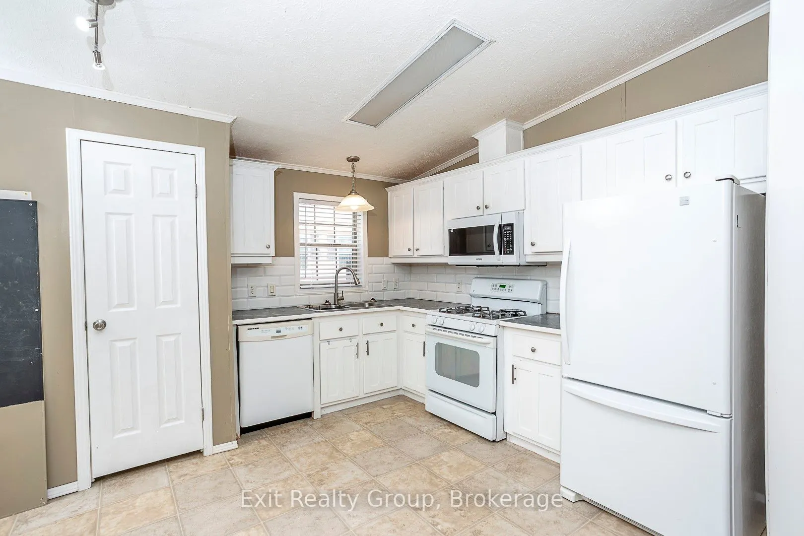 38-152 CONCESSION ROAD 11 WEST