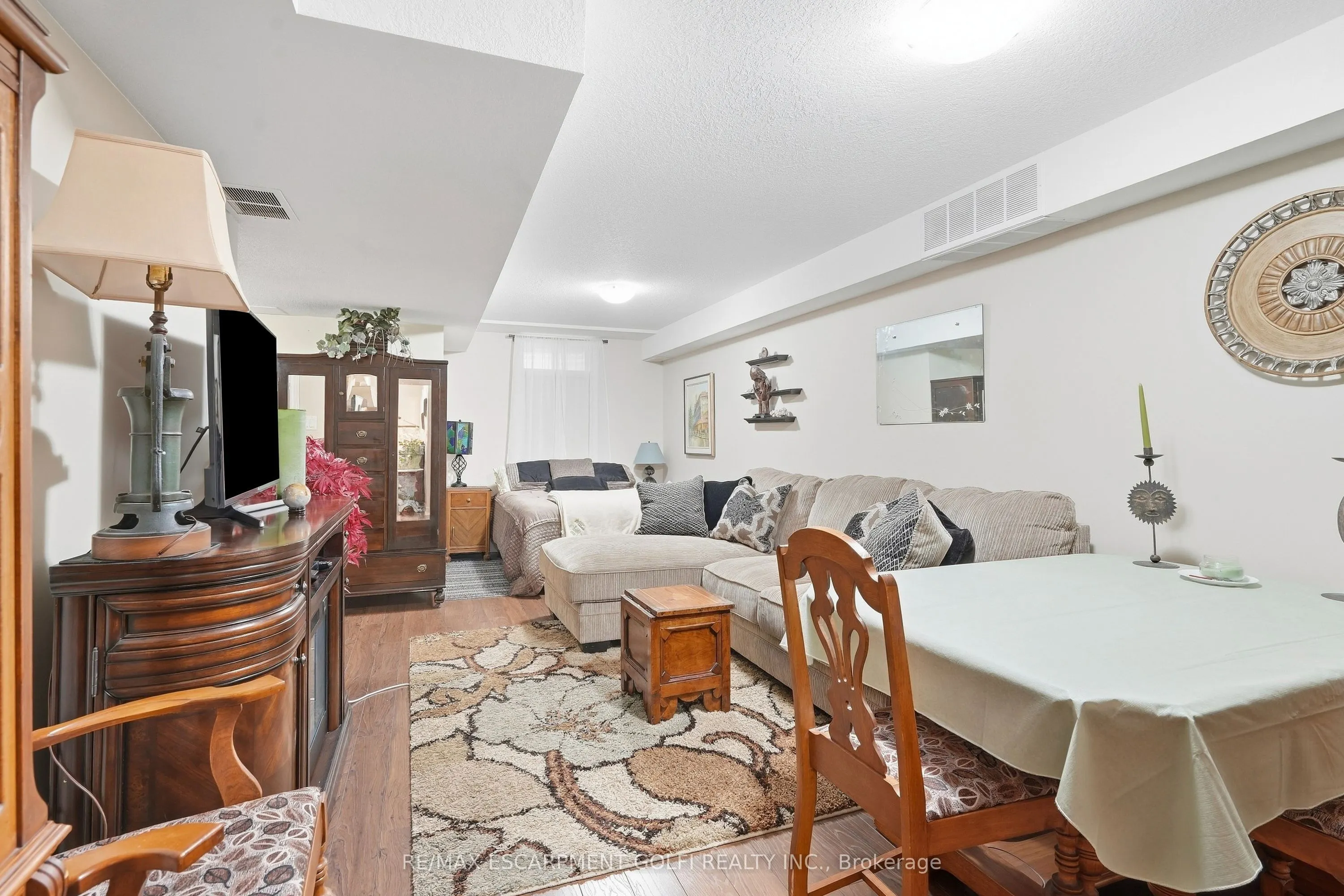 9 Wentworth Drive #5
