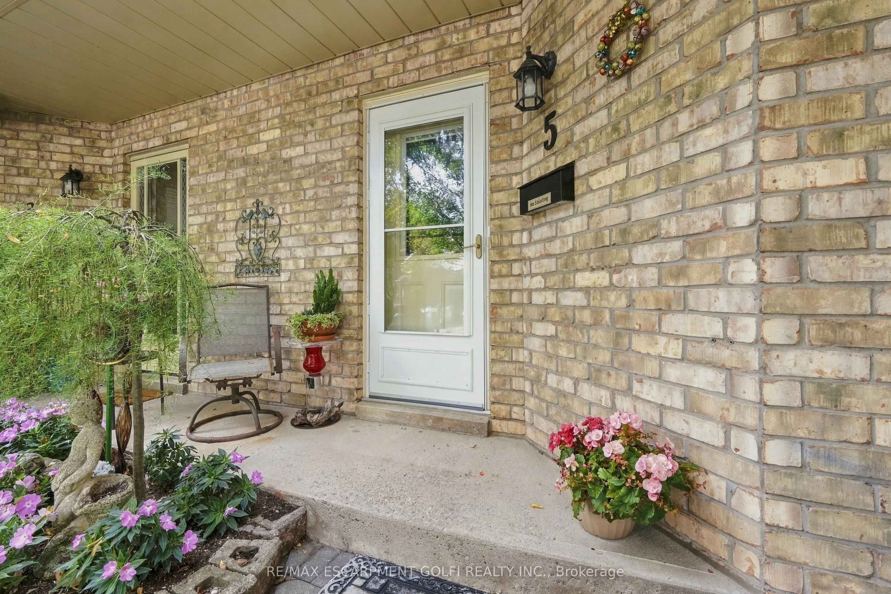 9 Wentworth Drive #5
