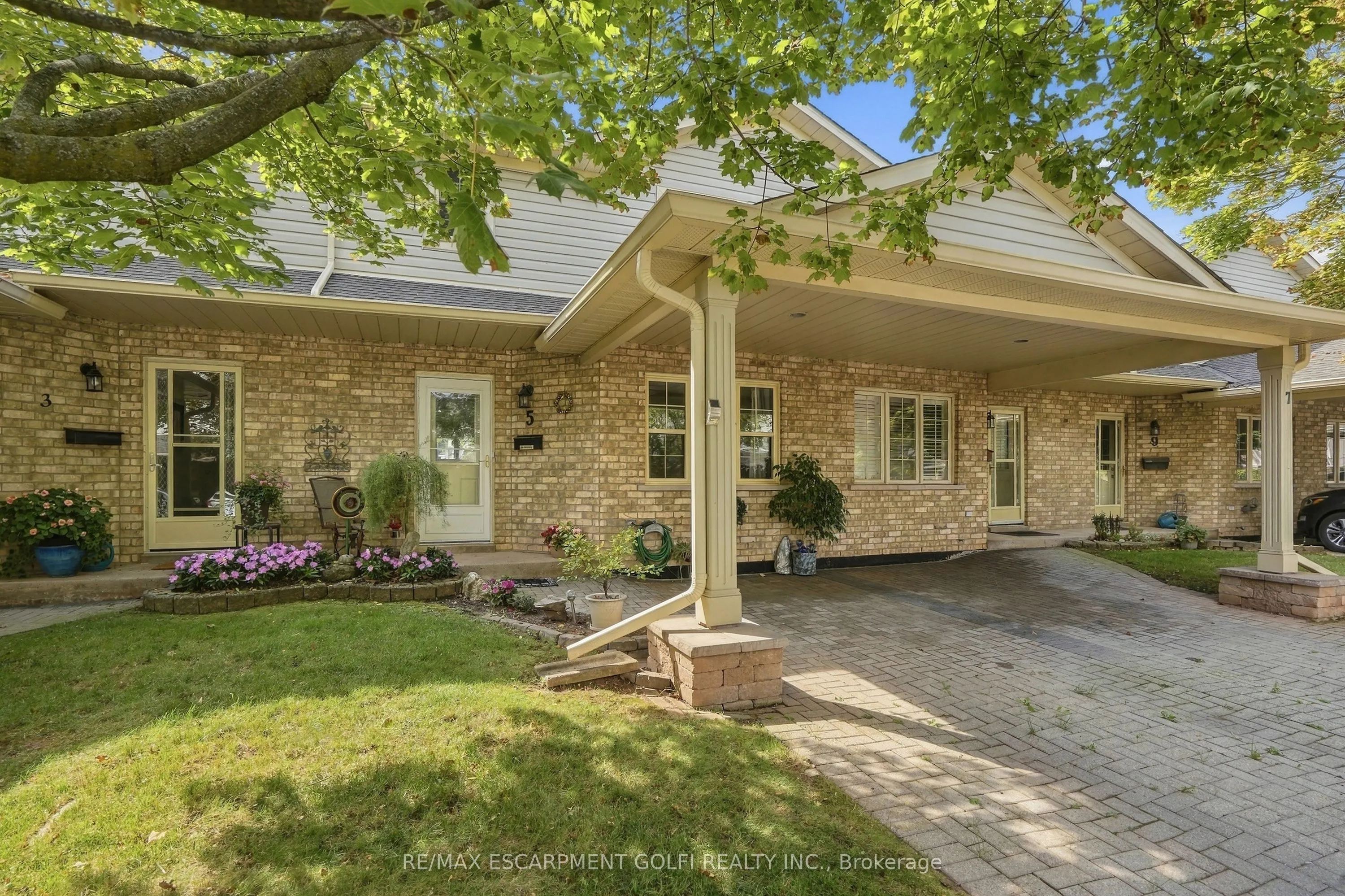 9 Wentworth Drive #5