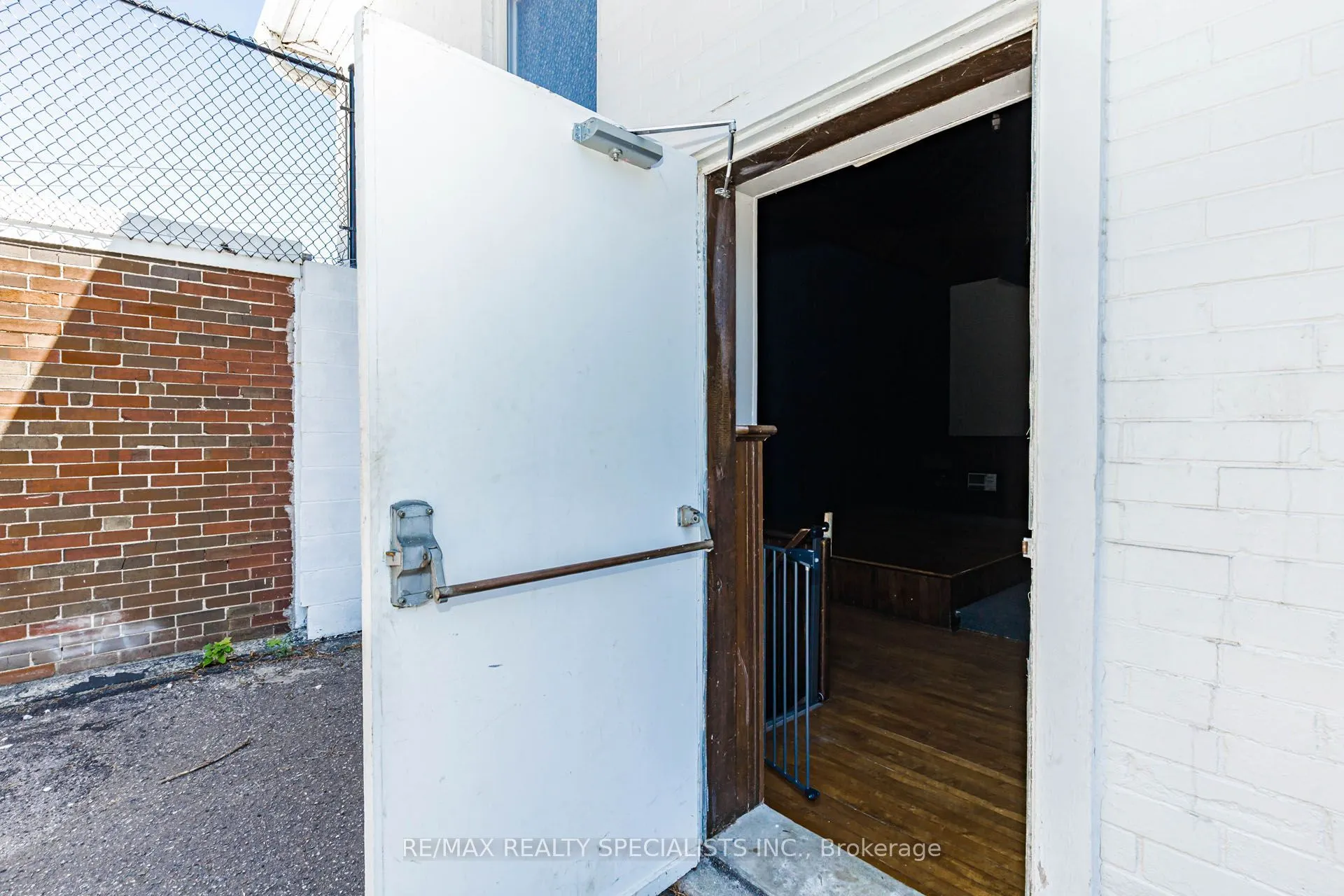 37 Wellington Street