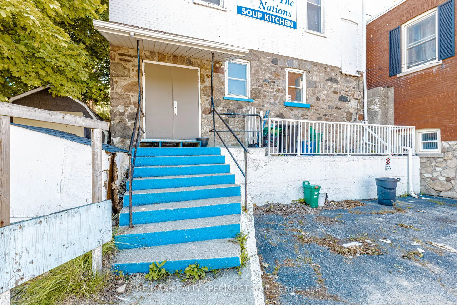 37 Wellington Street