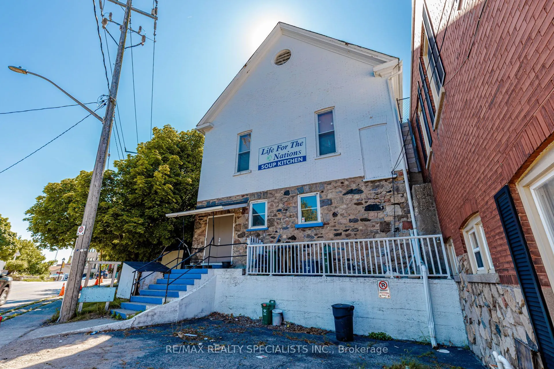 37 Wellington Street