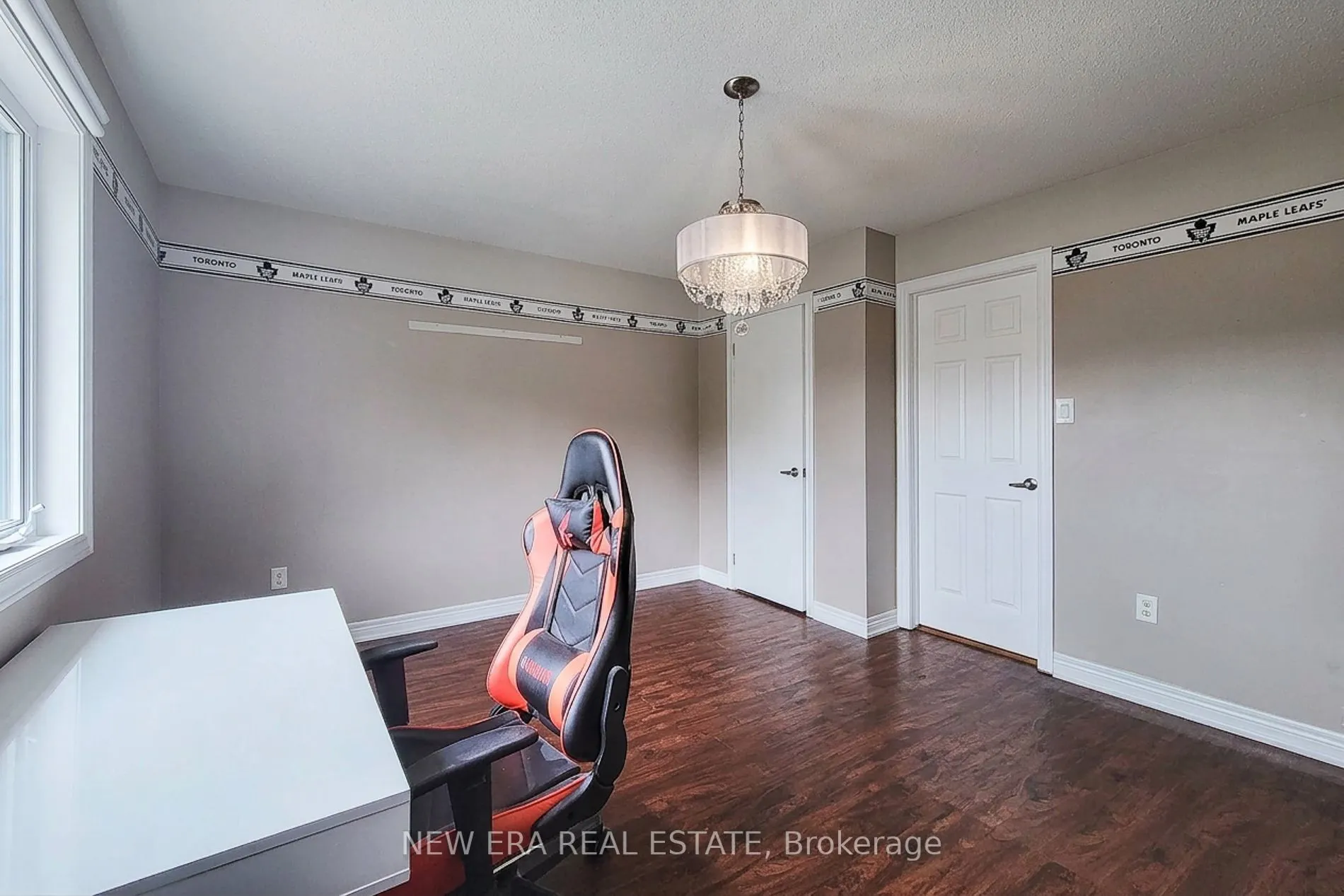 214 Cloverleaf Drive