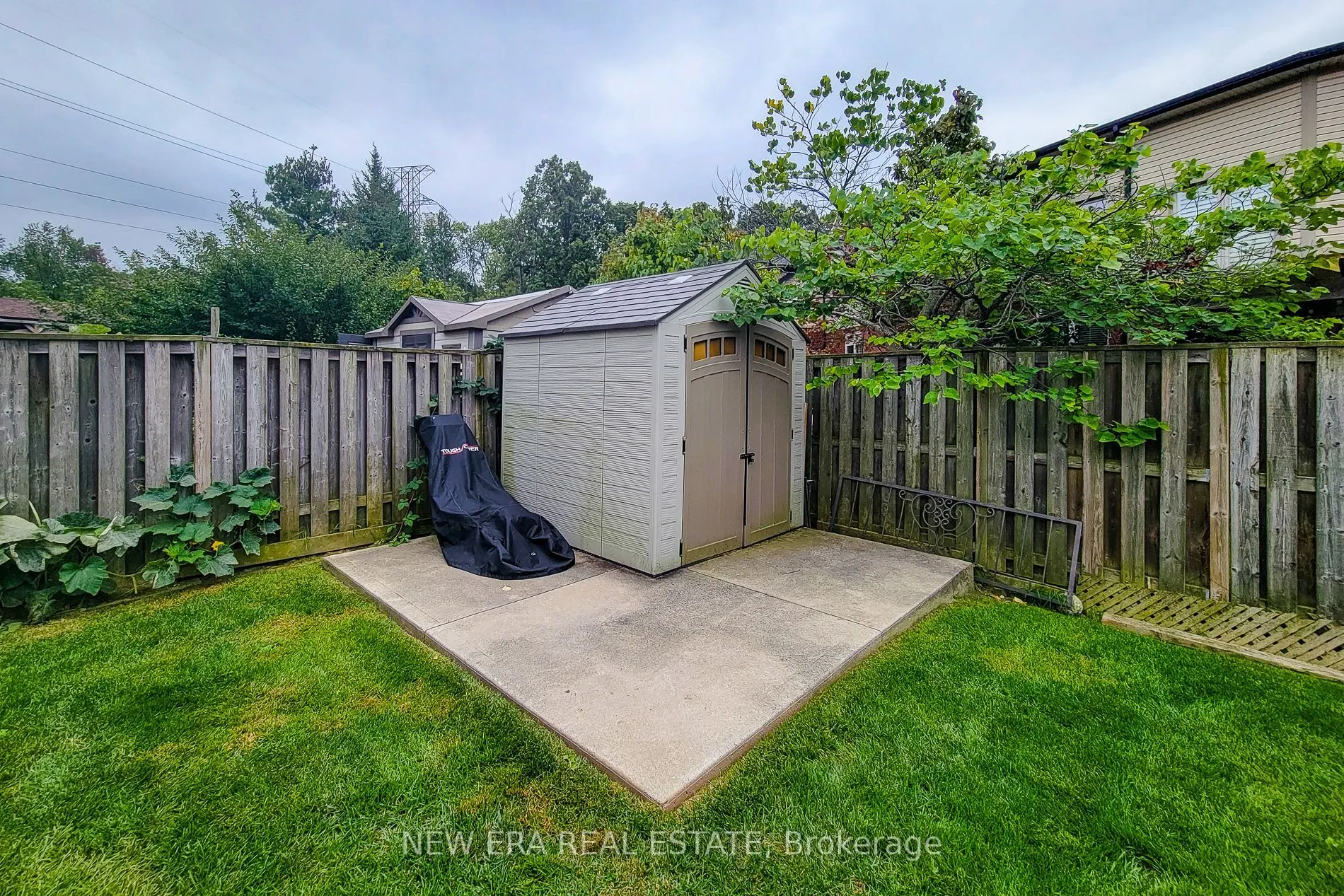214 Cloverleaf Drive