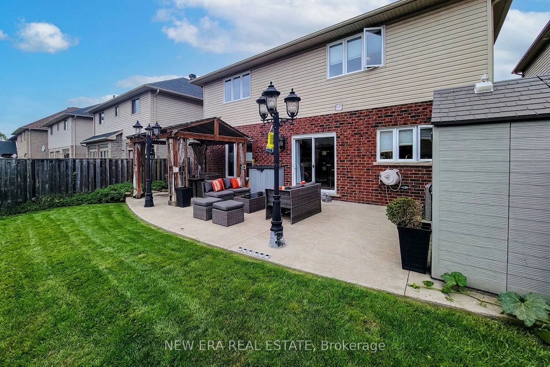 214 Cloverleaf Drive