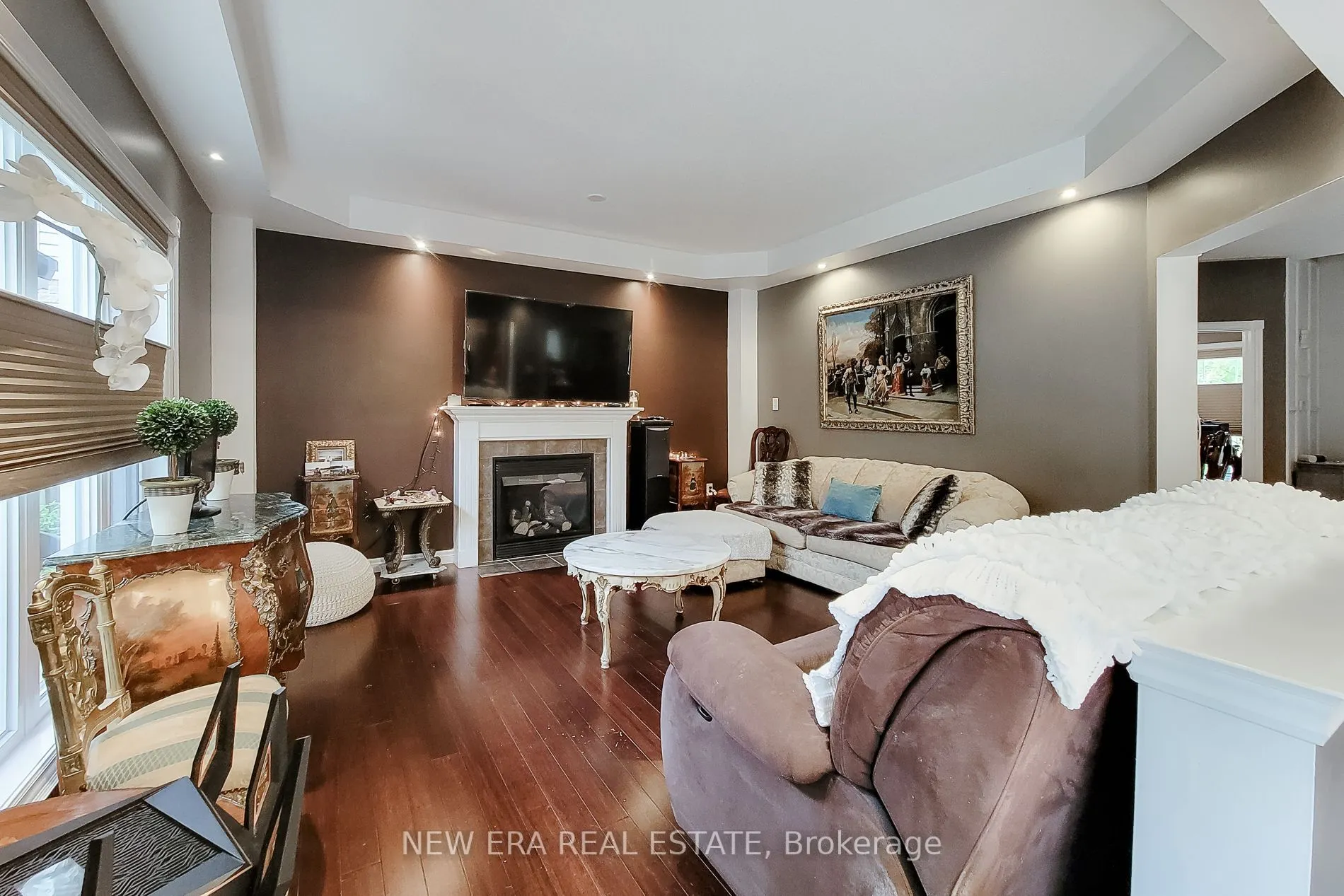 214 Cloverleaf Drive