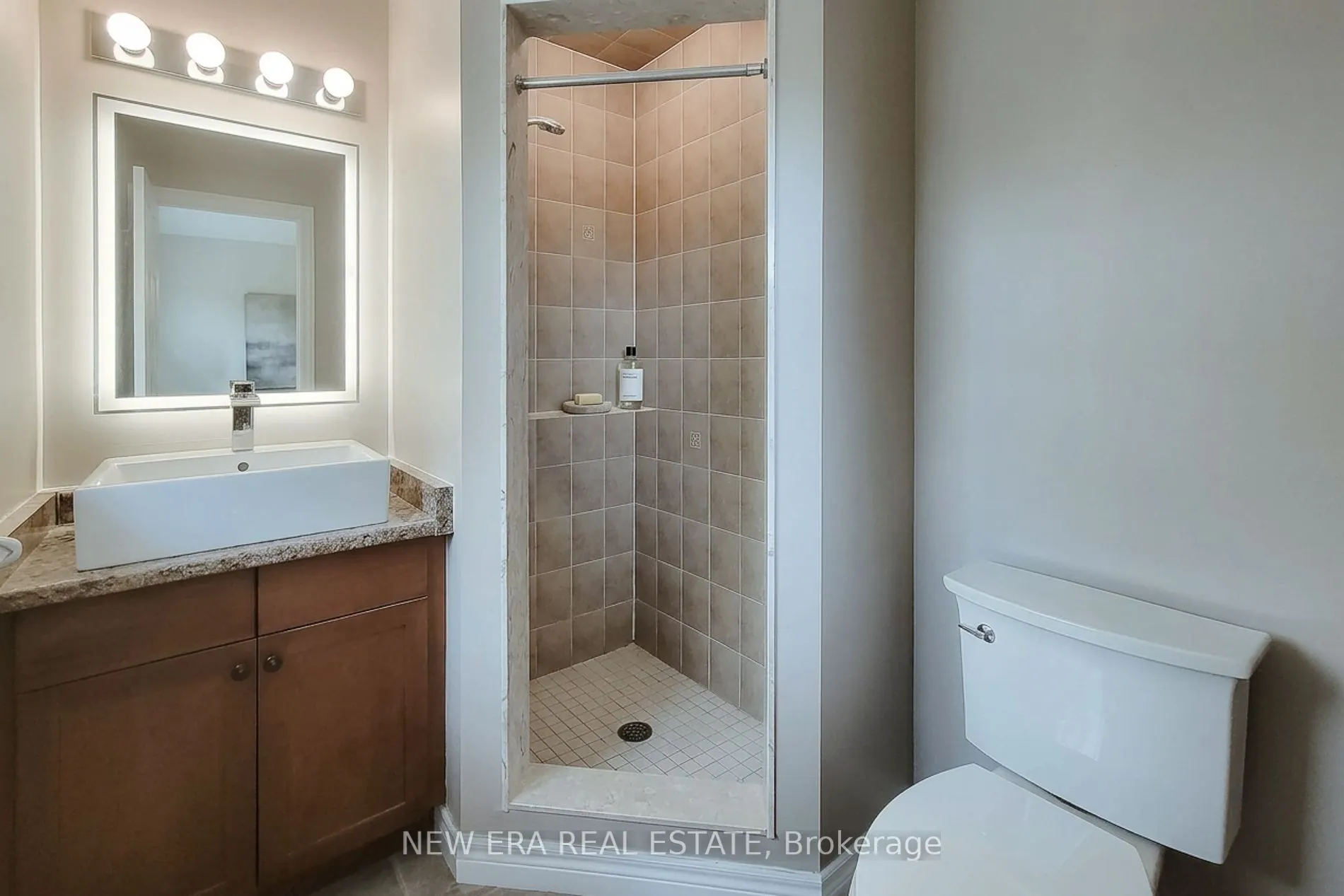214 Cloverleaf Drive