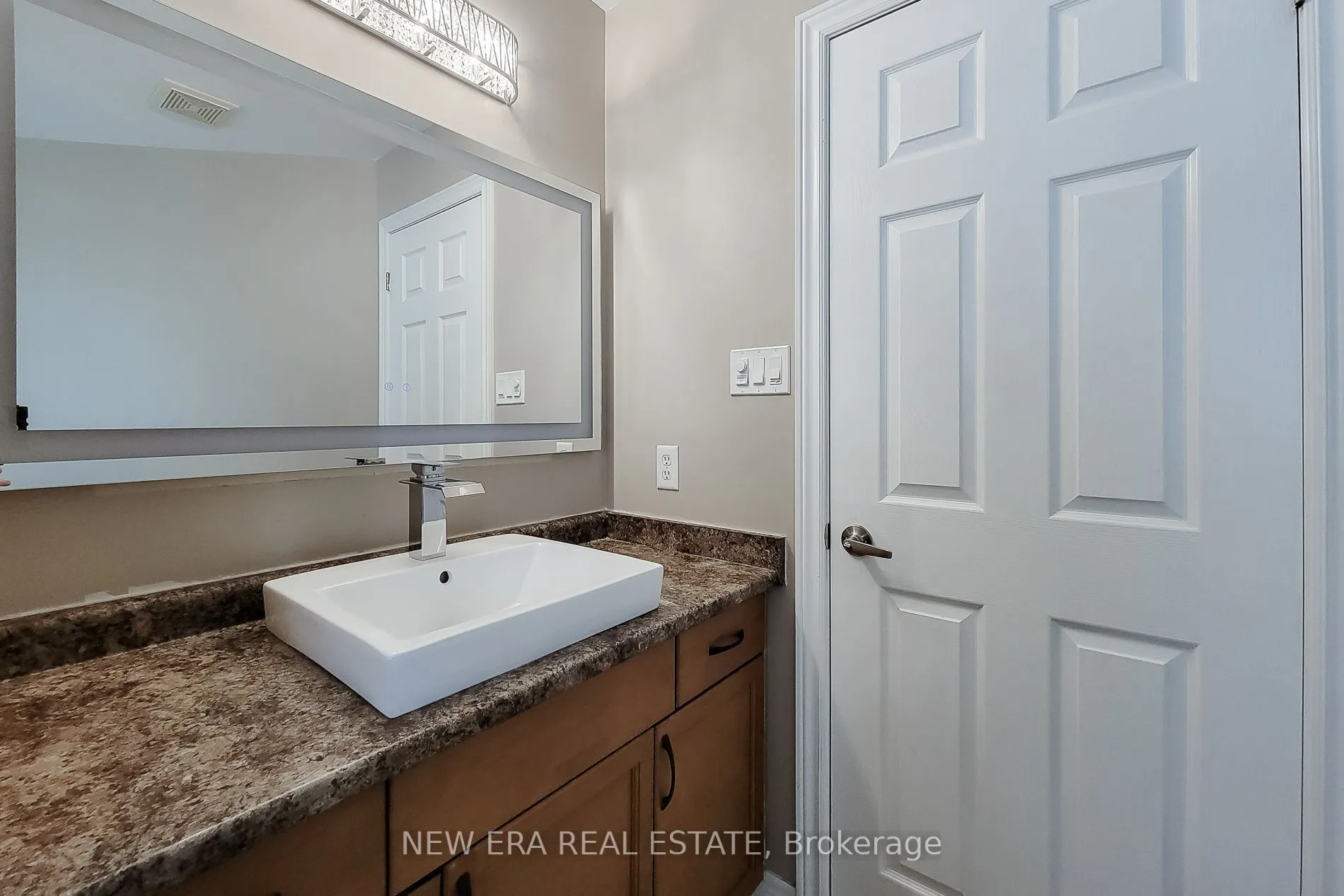 214 Cloverleaf Drive