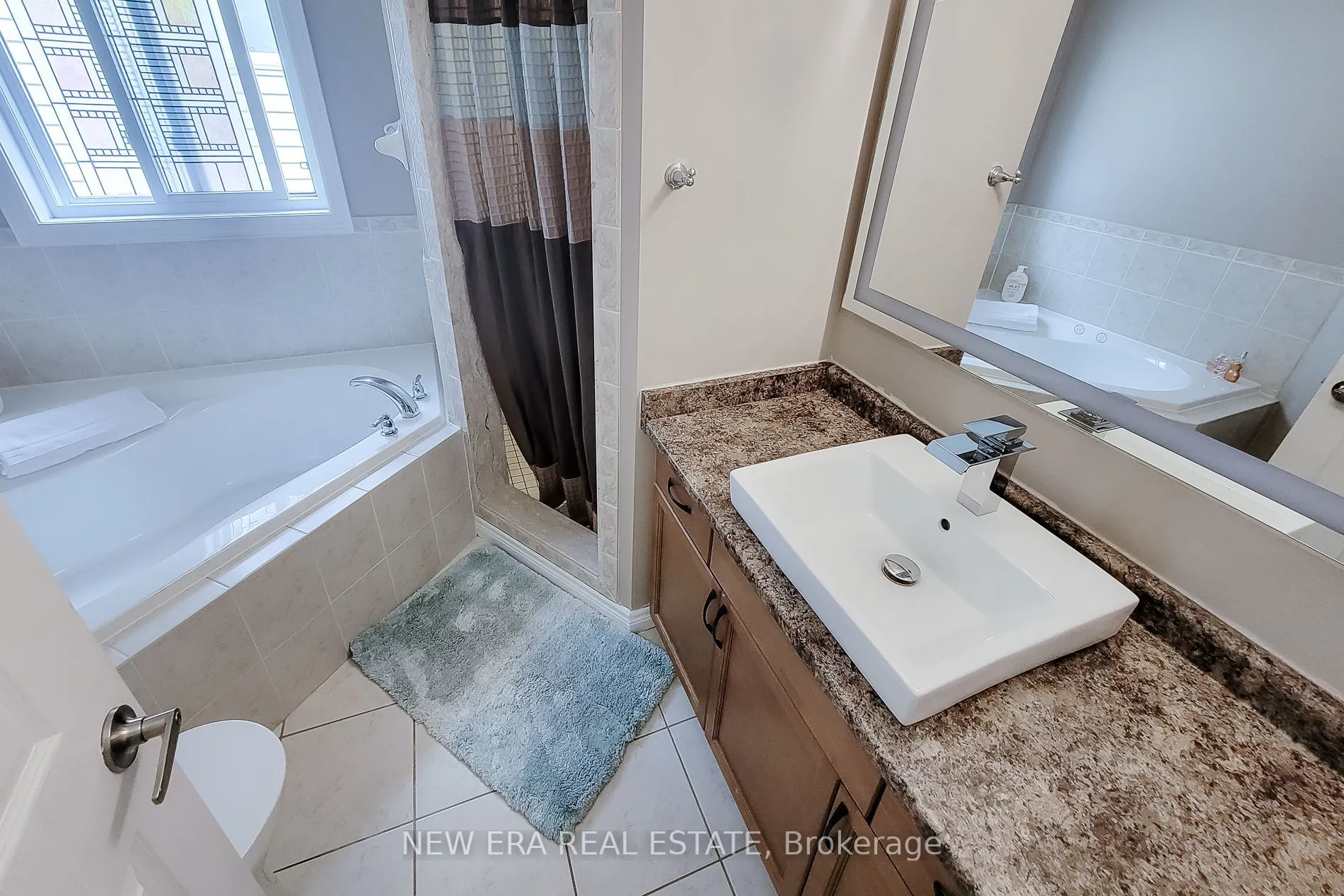214 Cloverleaf Drive