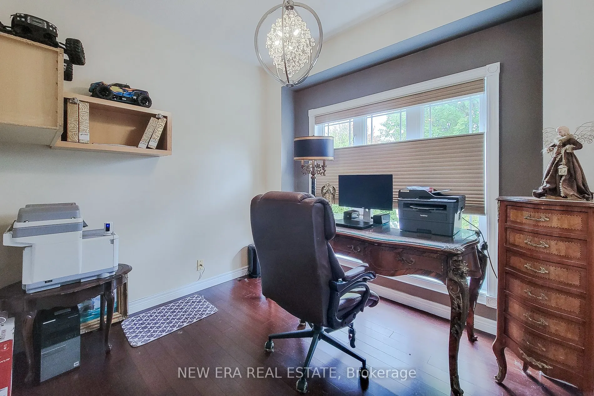214 Cloverleaf Drive