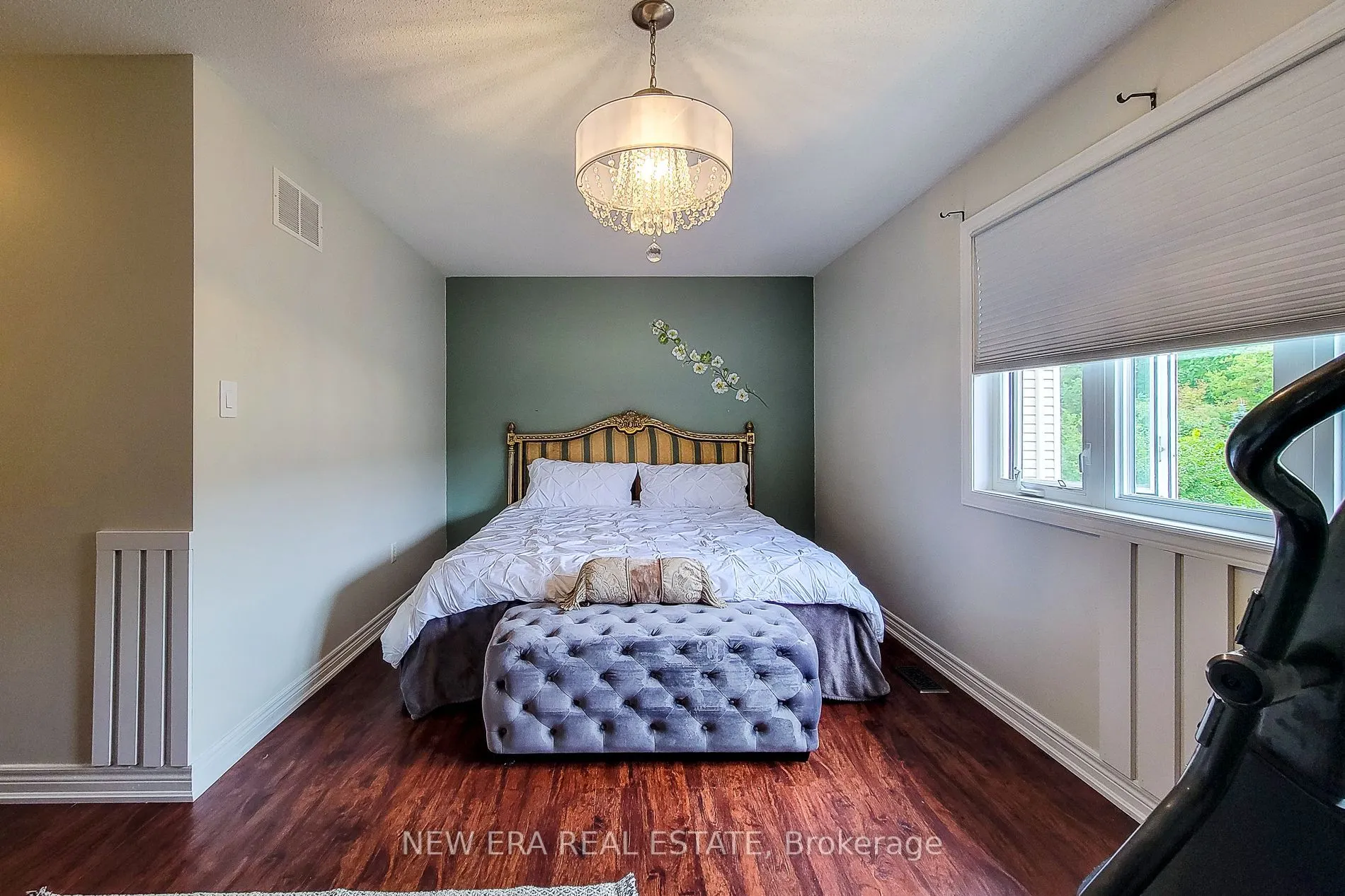 214 Cloverleaf Drive