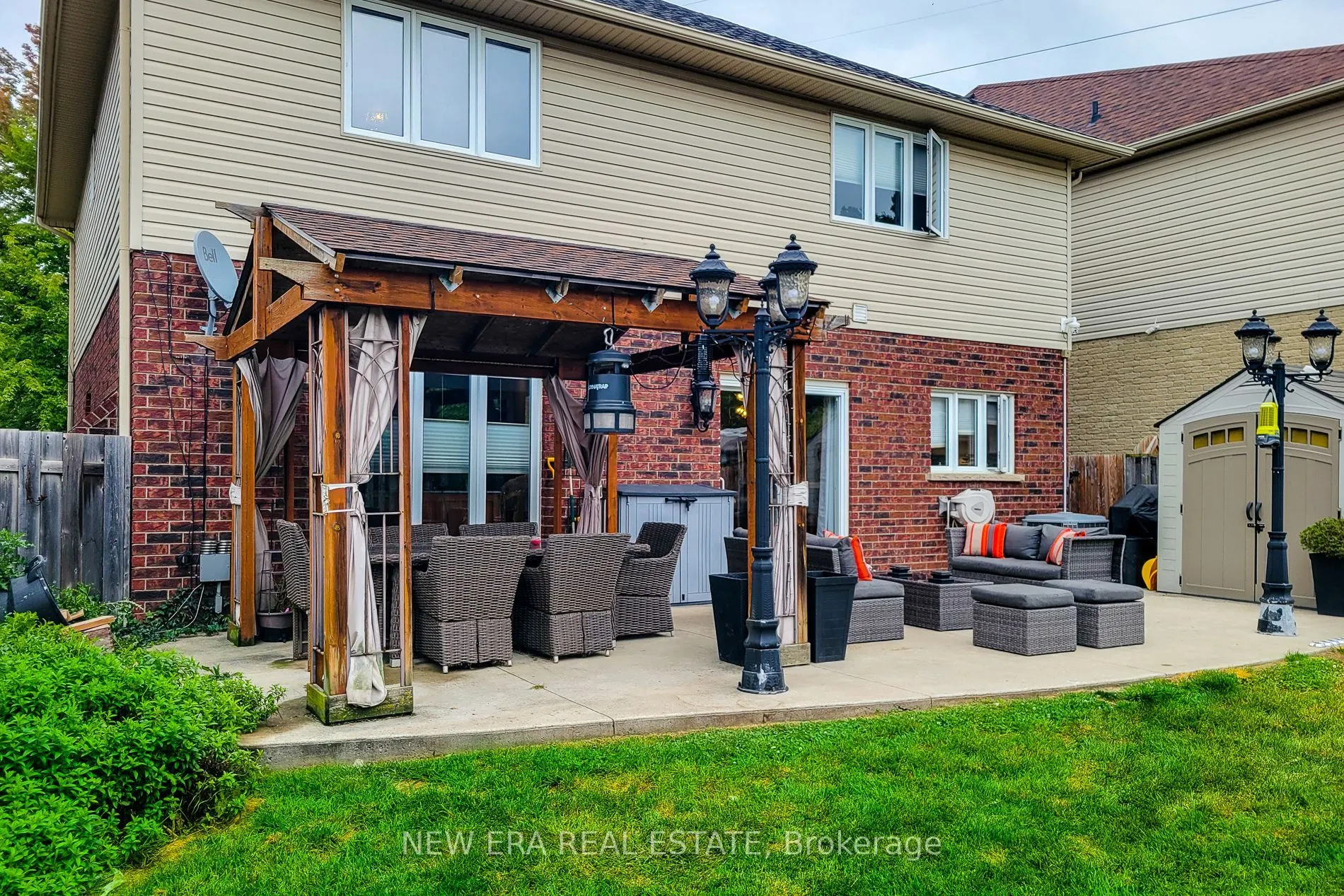 214 Cloverleaf Drive
